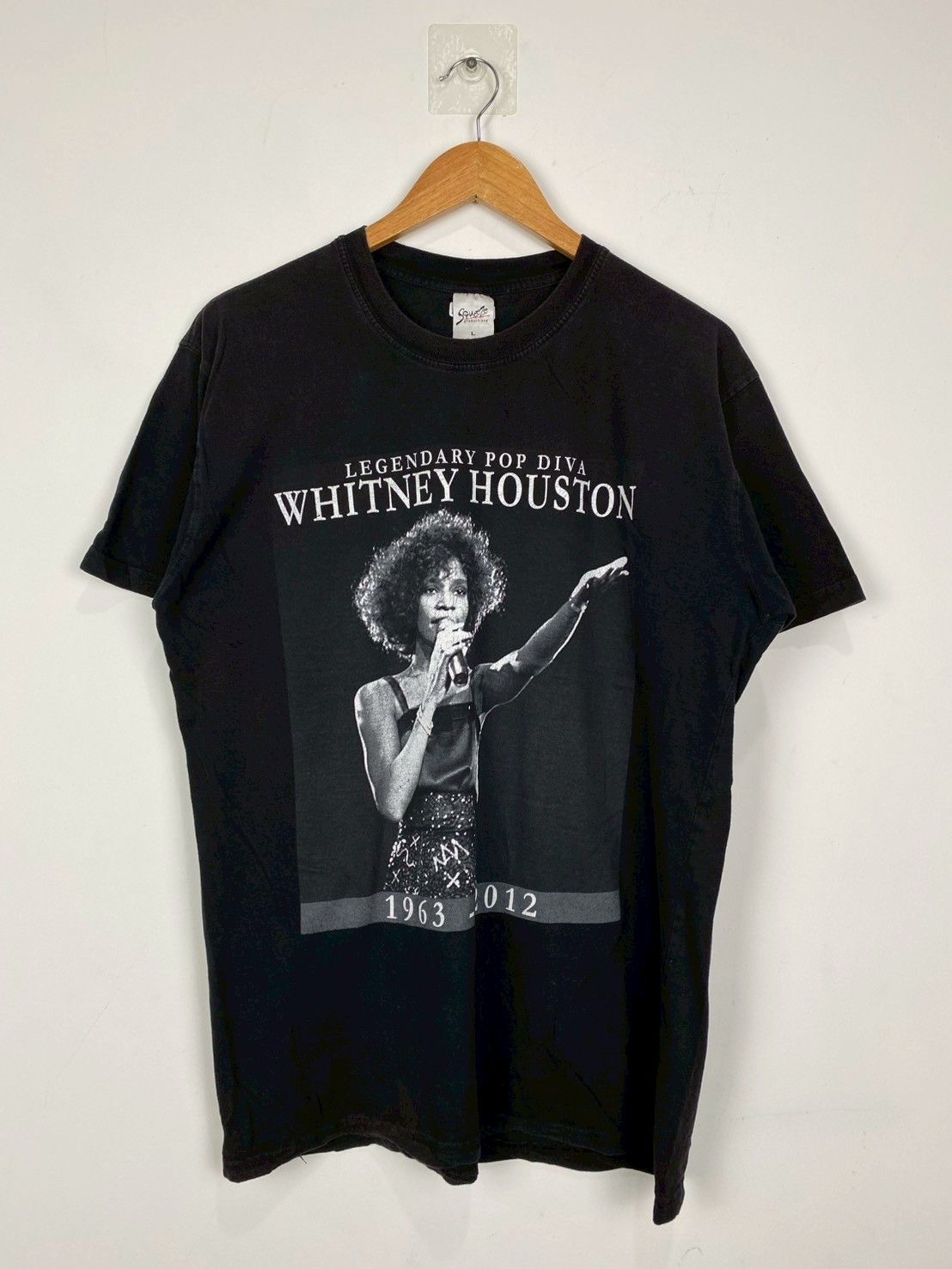 Vintage Vintage Whitney Houston T-Shirts DO1268 Size US L / EU 52-54 / 3 - 1 Thumbnail
