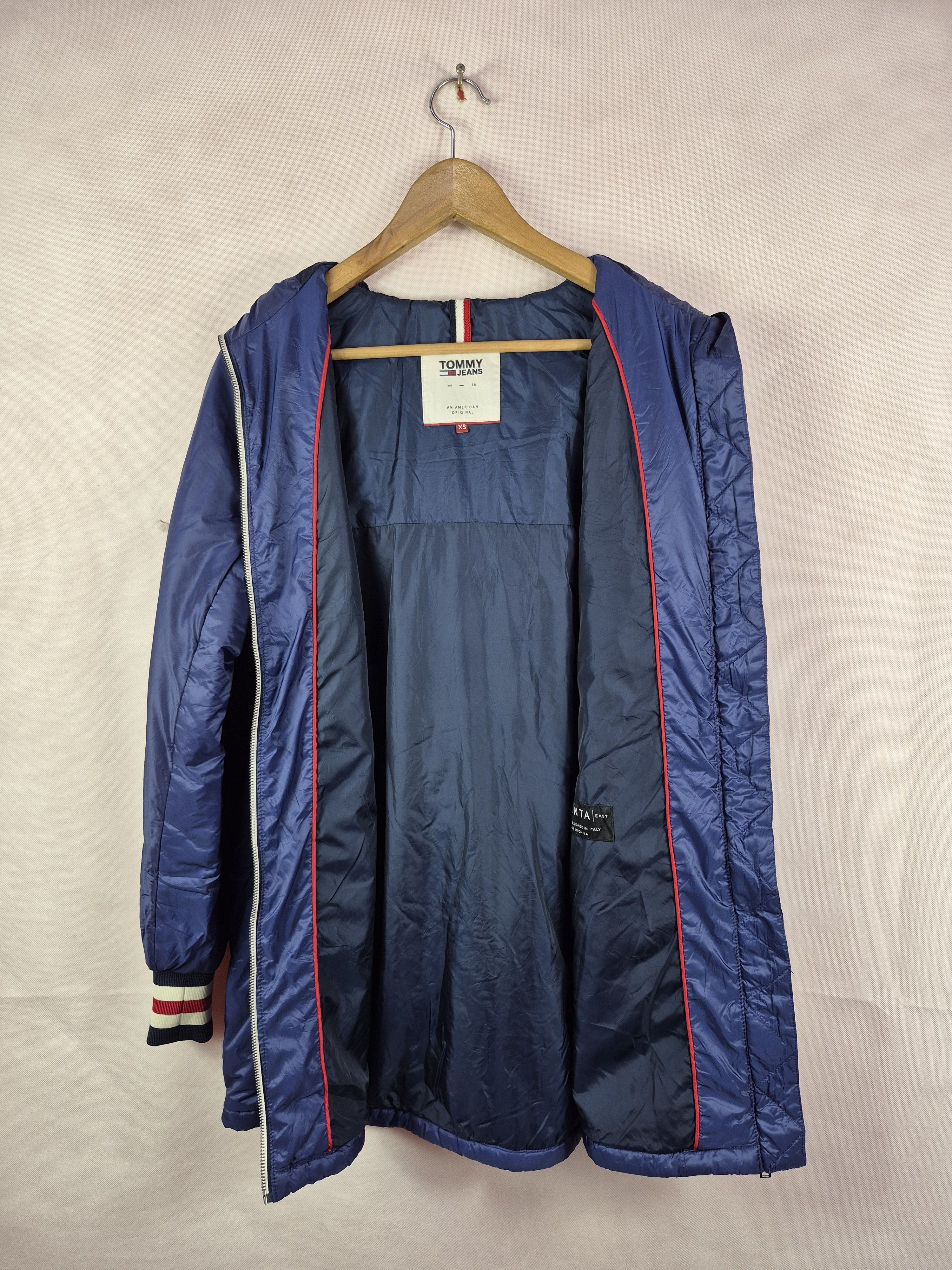 Tommy Hilfiger 🔥 Tommy Hilfiger Jeans Down Puffer Jacket Hoodie Size US XS / EU 42 / 0 - 10 Thumbnail