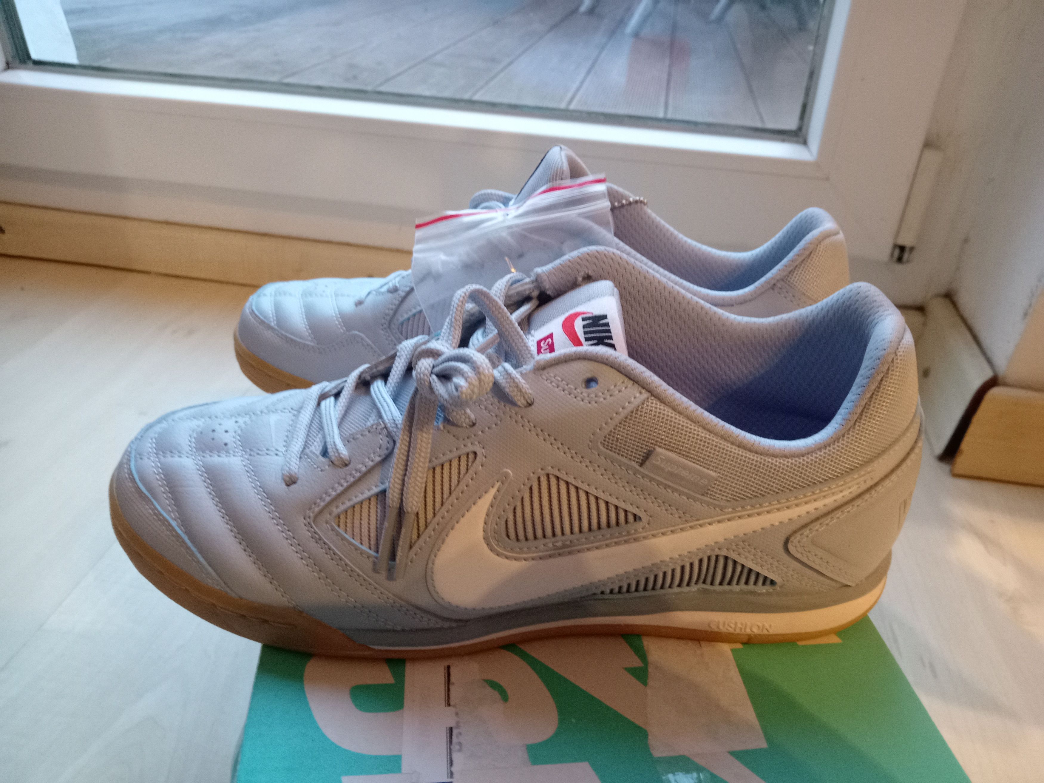 Nike New in Tags Nike gato supreme lunargato Size US 9 / EU 42 - 5 Thumbnail