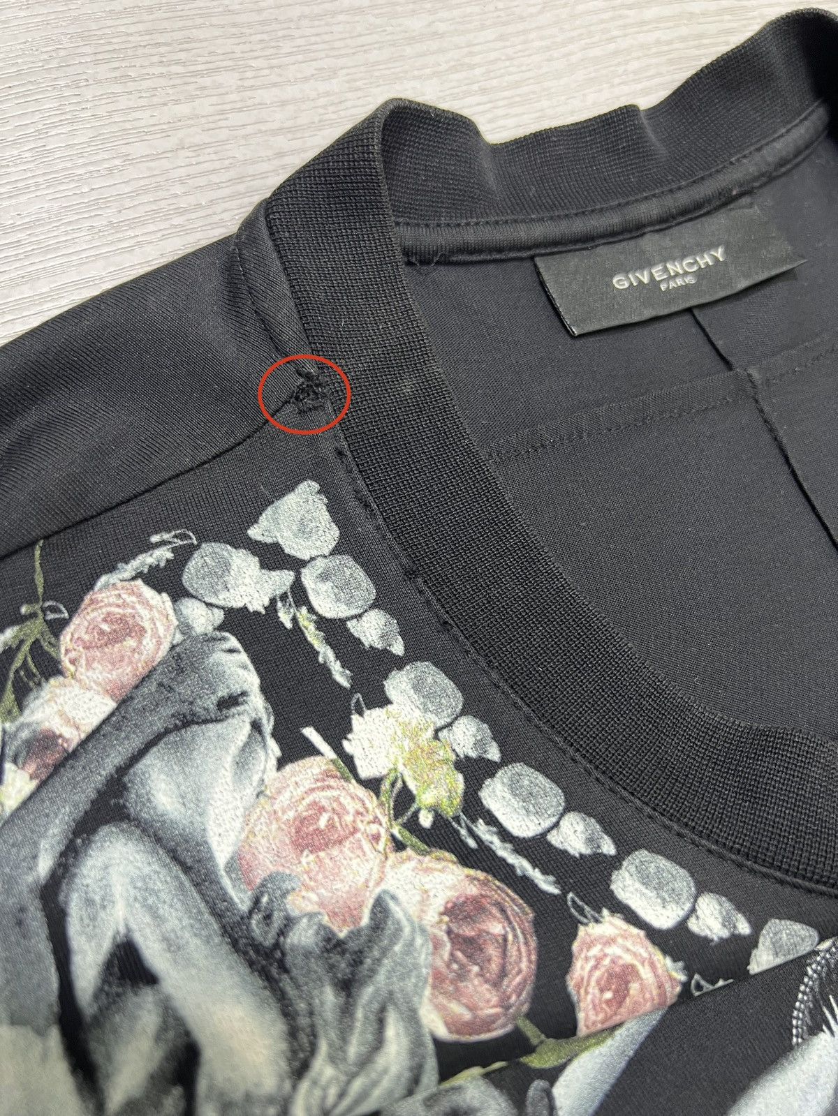 Givenchy Givenchy - S/S 14’ - Shark and Mermaid T-Shirt Size US XXS / EU 40 - 9 Thumbnail