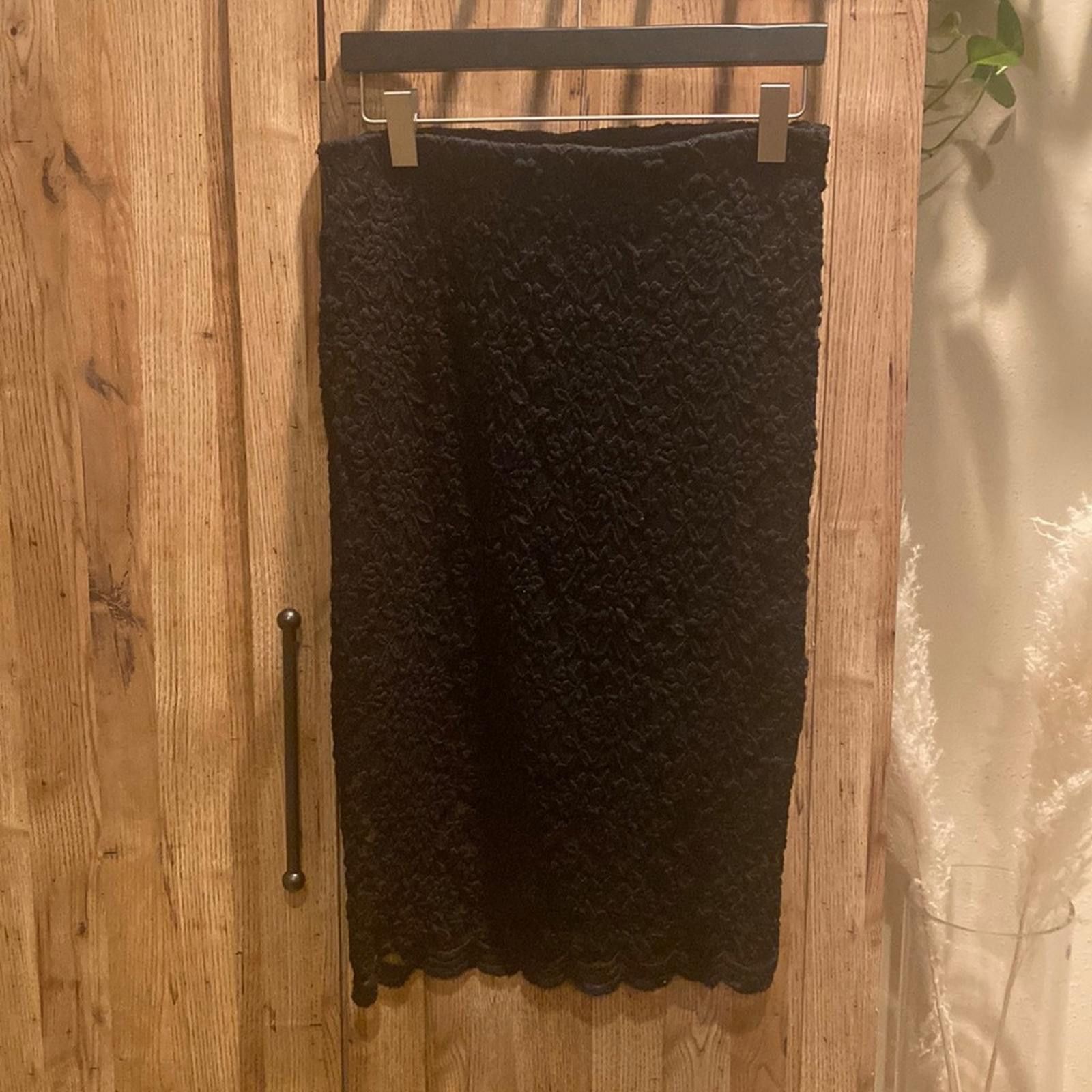Forever 21 Black double lined lace pencil skirt Size 36" / US 14 / IT 50 - 1 Thumbnail