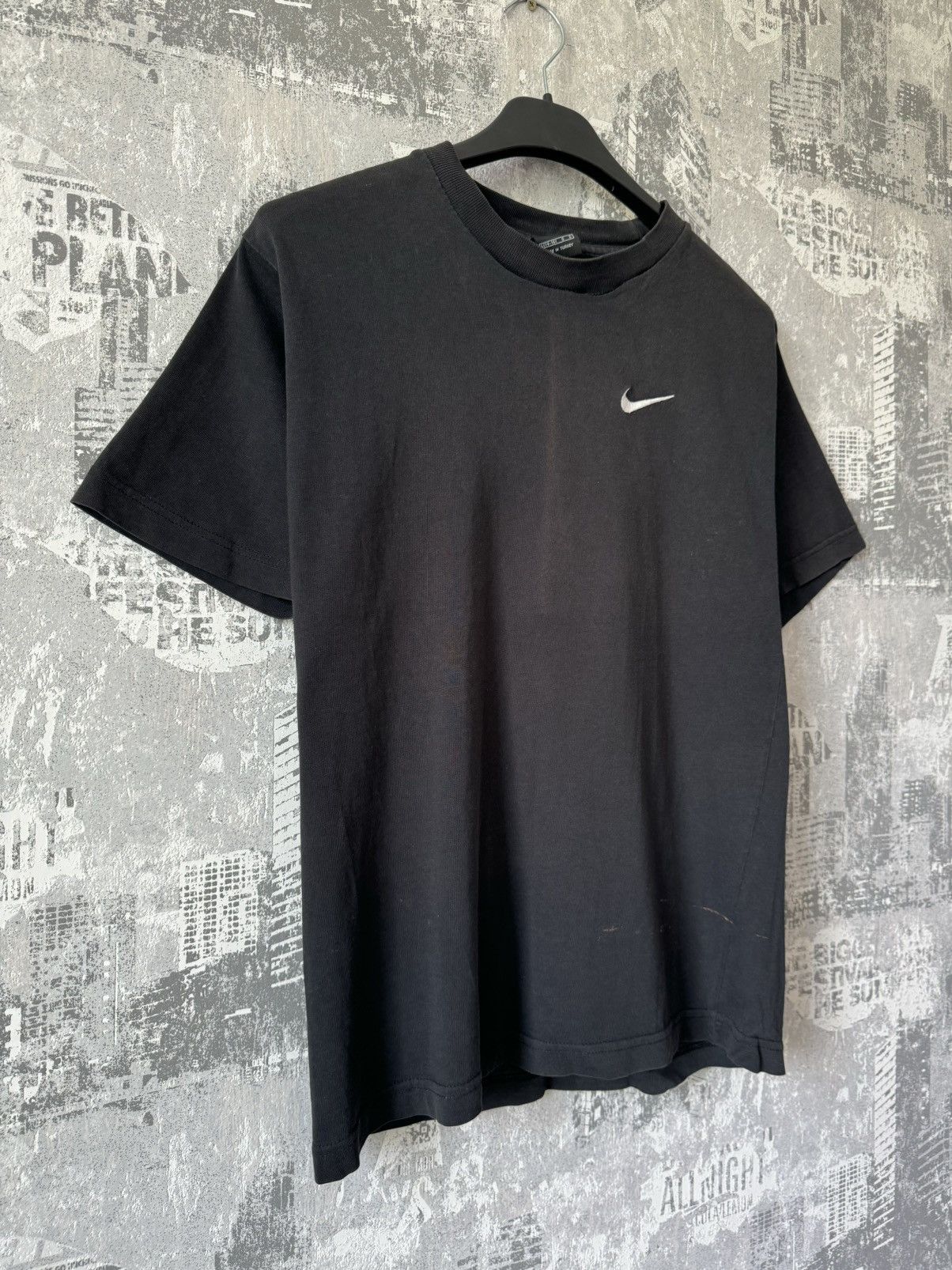 Nike × Vintage Vintage 90s Nike Faded Black T-shirt Size US M / EU 48-50 / 2 - 1 Thumbnail