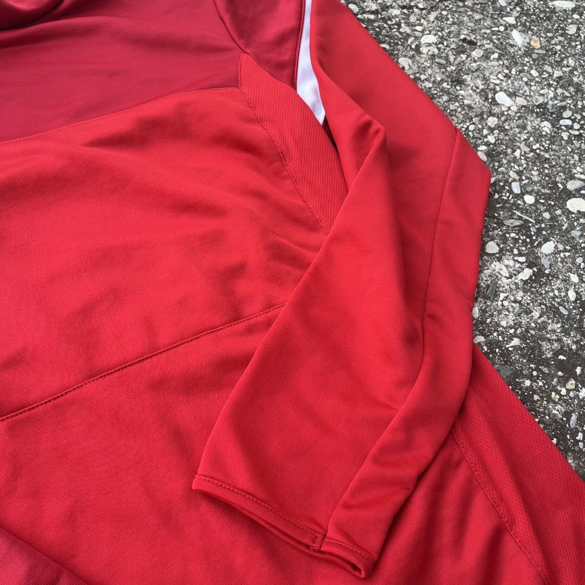 Nike Rare Vintage Nike Dri-FIT Red & White Technical Sweatshirt Size US L / EU 52-54 / 3 - 4 Thumbnail