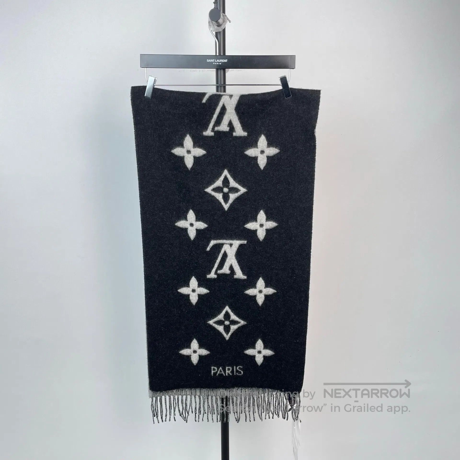 Louis Vuitton Louis Vuitton Black and gray printed cashmere double-sided Size ONE SIZE - 1 Thumbnail