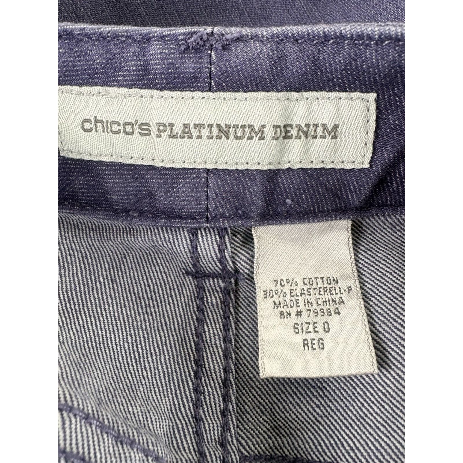 Vintage Chicos Platinum Denim Jeans Womens Size 4 Slim Leg Ultimate Fit 28in Waist 30in Inseam Purple Wash 5 Pocket Design City 90s Womens Jeans Size 27" / US 4 / IT 40 - 7 Thumbnail
