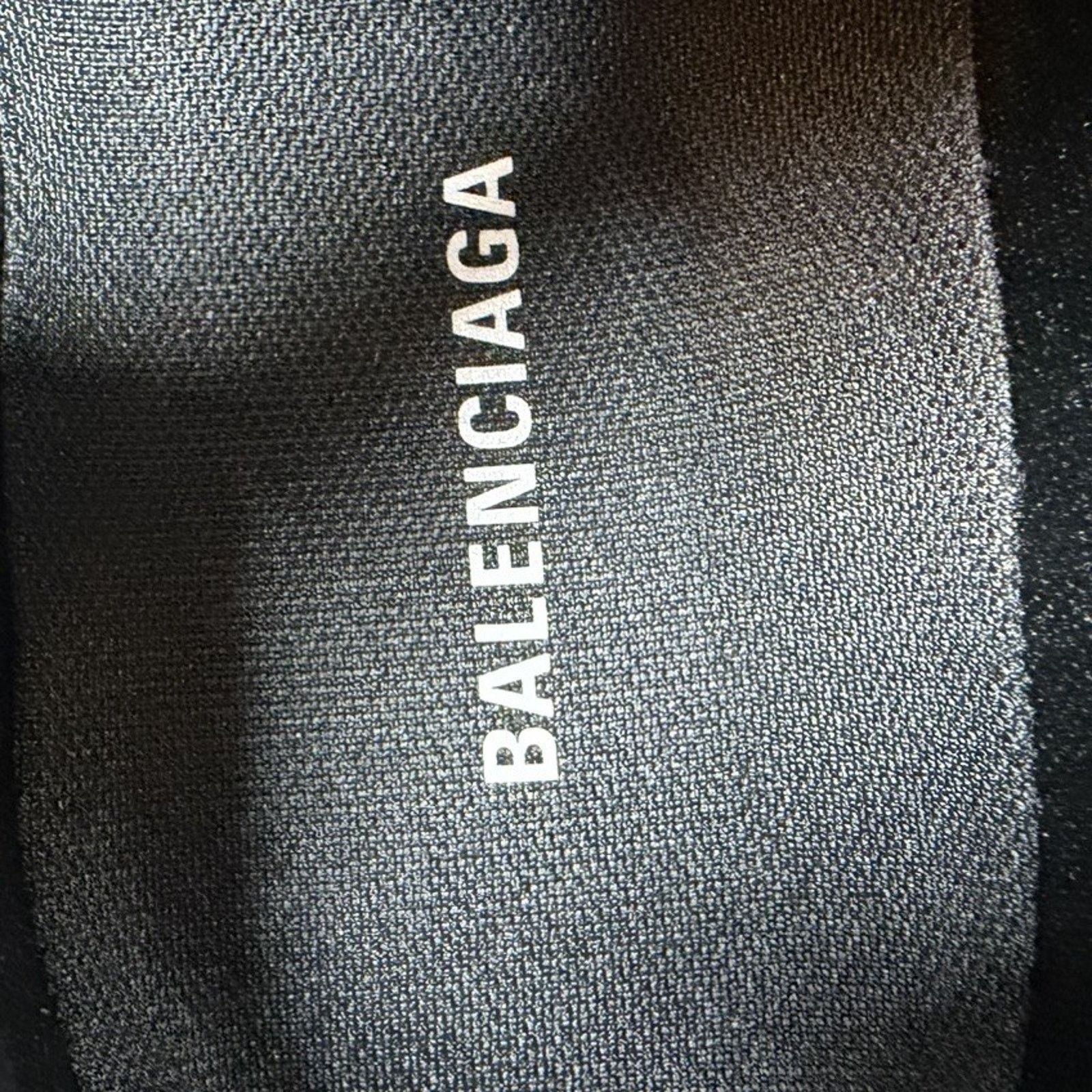 Balenciaga Size 40EU/7US - Balenciaga Runner Grey Red Blue NEW Size US 7 / EU 40 - 9 Thumbnail