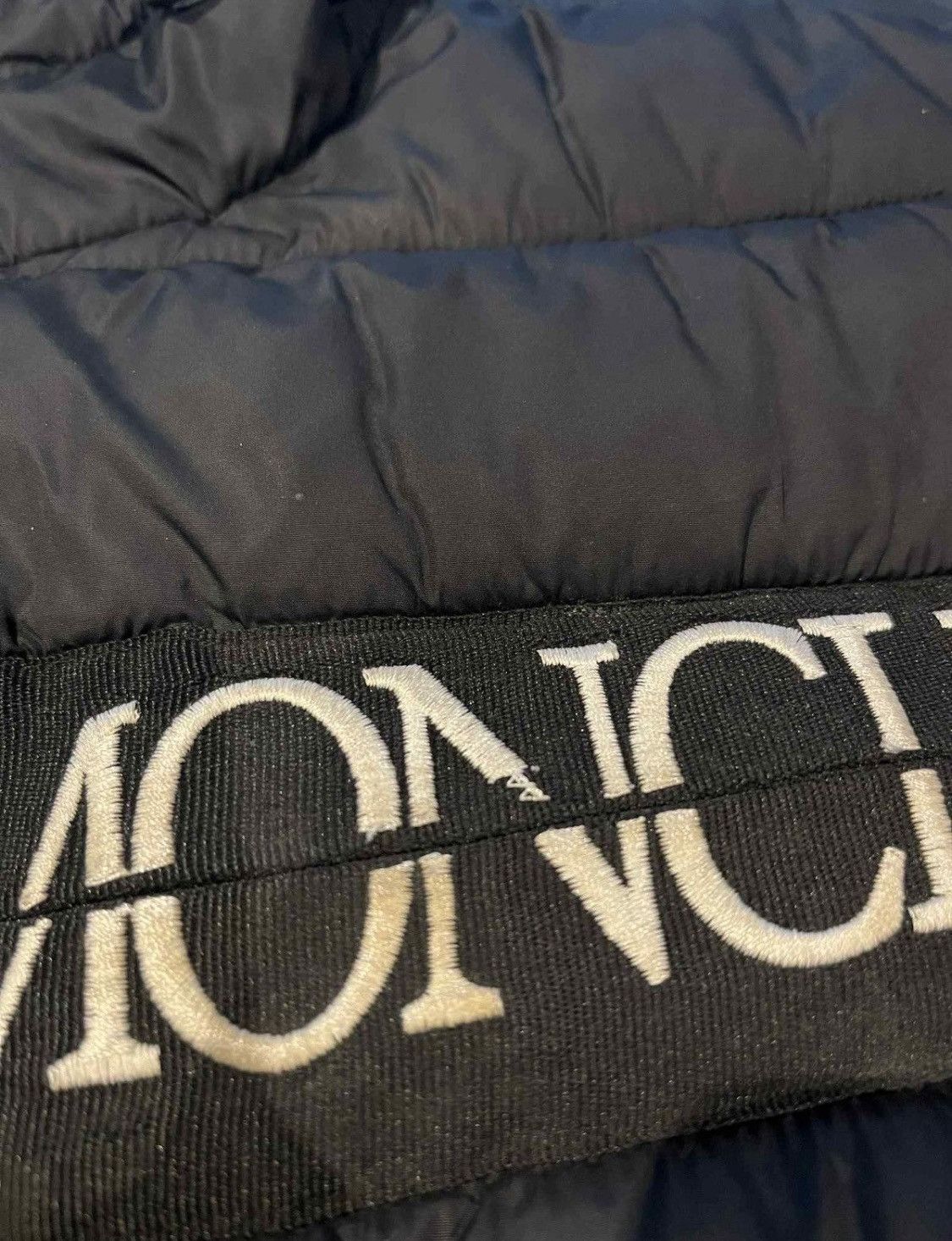 Moncler Laruns Moncler Gilet Size US S / EU 44-46 / 1 - 3 Thumbnail