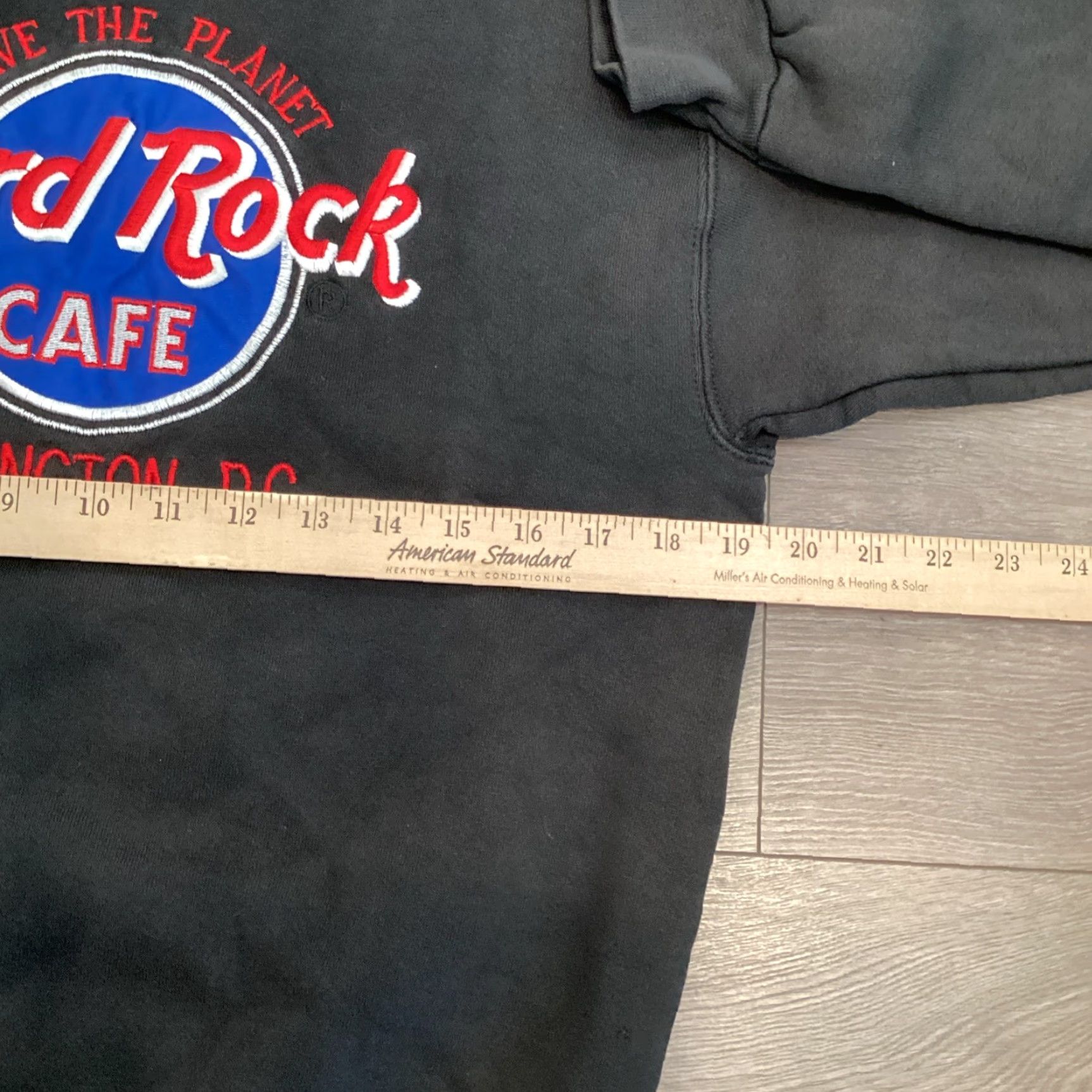 Hard Rock Cafe VINTAGE Hard Rock Cafe Sweatshirt Crewneck Shirt Adult S Black USA Made Embroidered Logo 90s Theme Mens Size US S / EU 44-46 / 1 - 7 Thumbnail