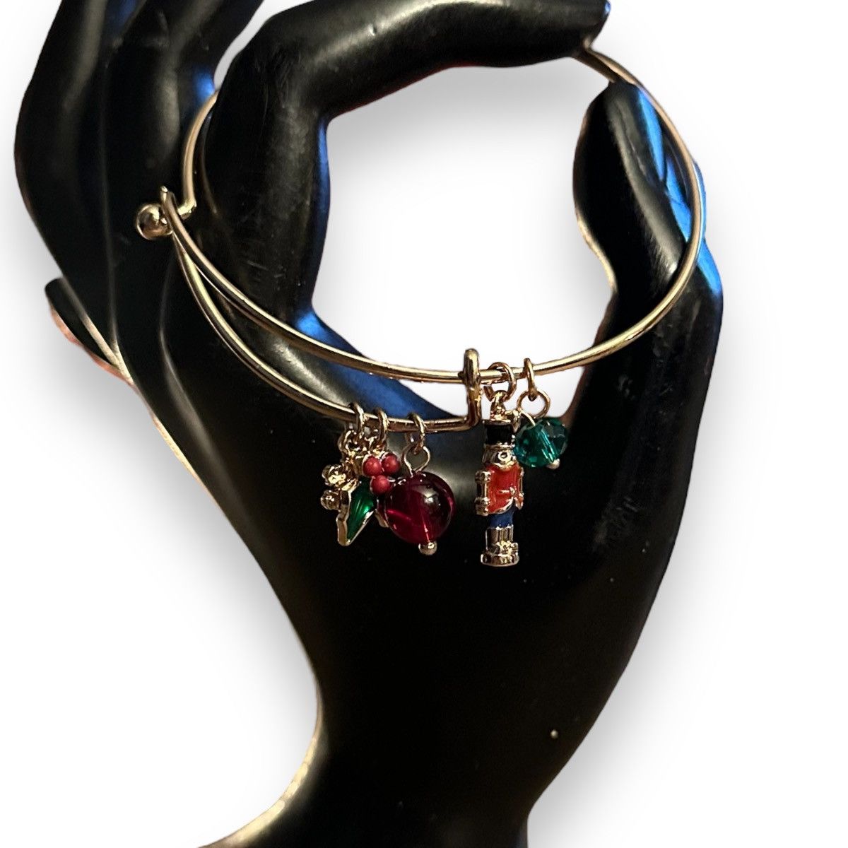 Other Gold tone Christmas expandable bangle charm bracelet Size ONE SIZE - 2 Thumbnail