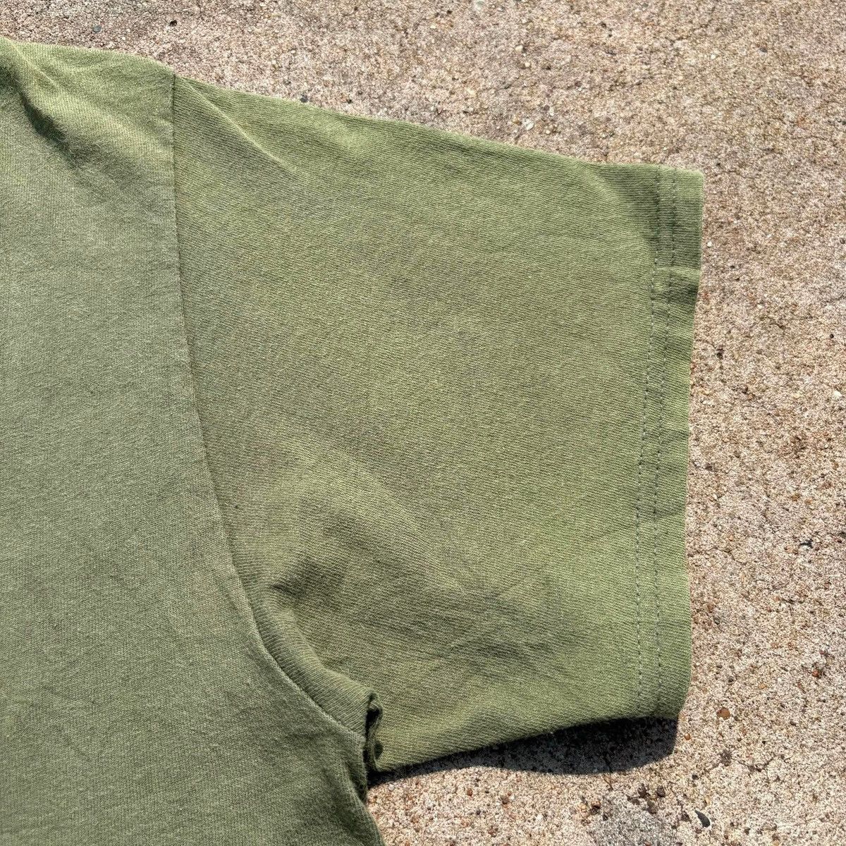 Vintage PRIMITIVE X TUPAC VOICE MILITARY GREEN 2PAC T-SHIRT Size US M / EU 48-50 / 2 - 9 Thumbnail