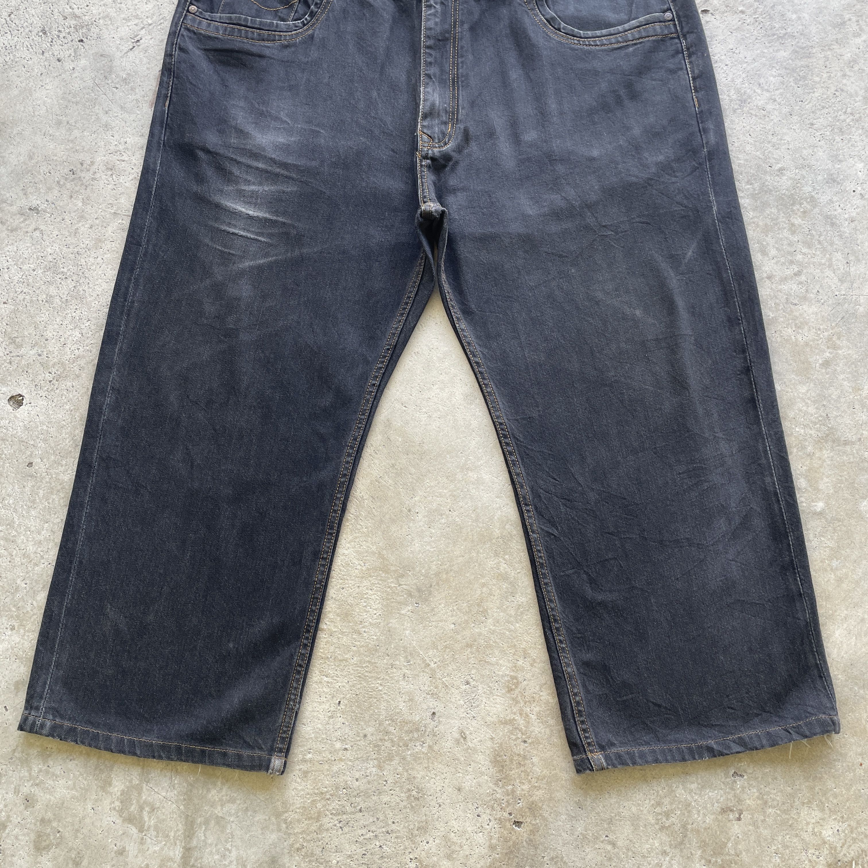 Japanese Brand VINTAGE JAPANESE JEANS BLACK FADED DENIM PANTS W42 Size US 42 / EU 58 - 4 Thumbnail