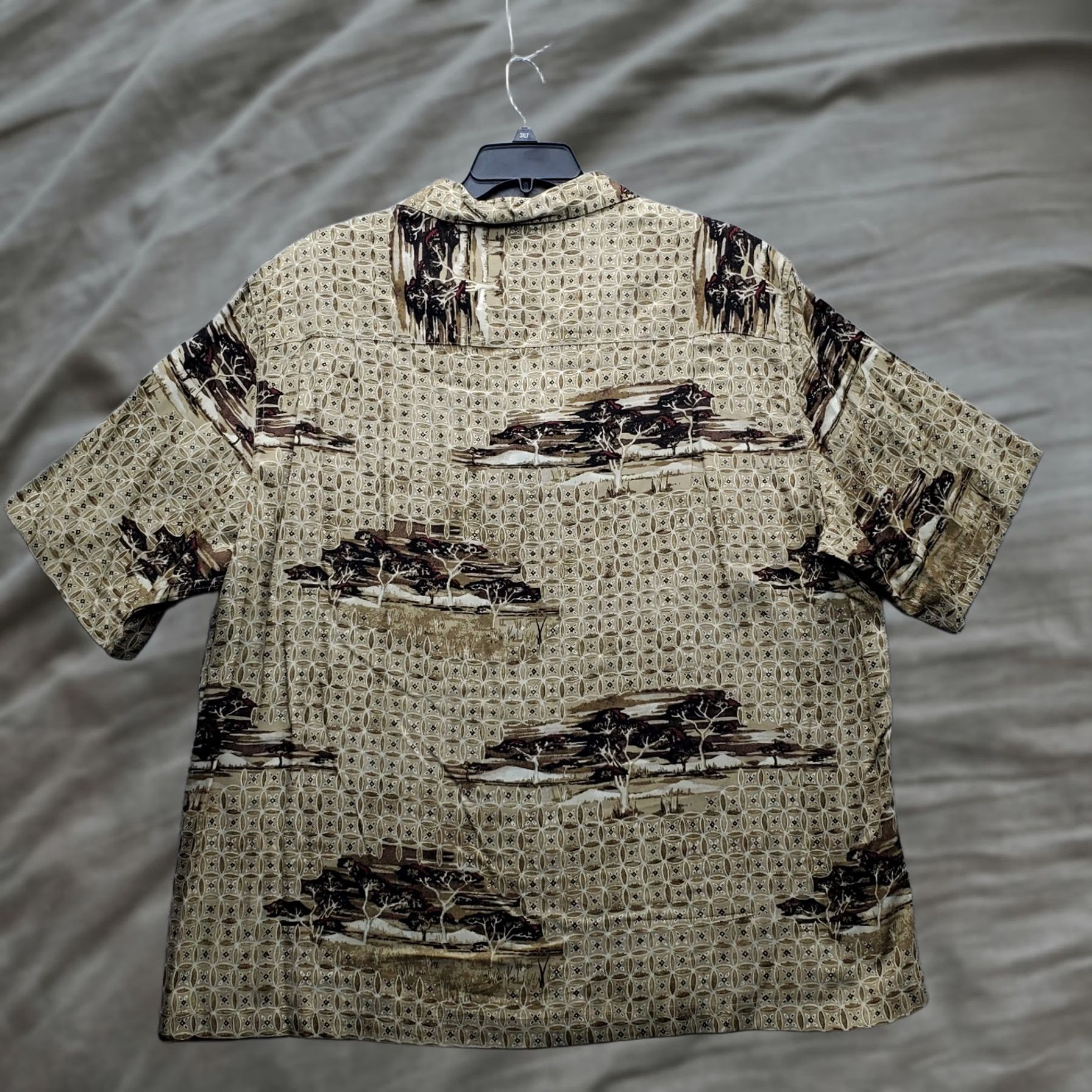 Liz Claiborne Claiborne Mens Hawaiian Shirt: XXL, Multicolor Wood Print Short Sleeve Button-Up, Collared, 100% Rayon, Casual Size US XXL / EU 58 / 5 - 1 Thumbnail