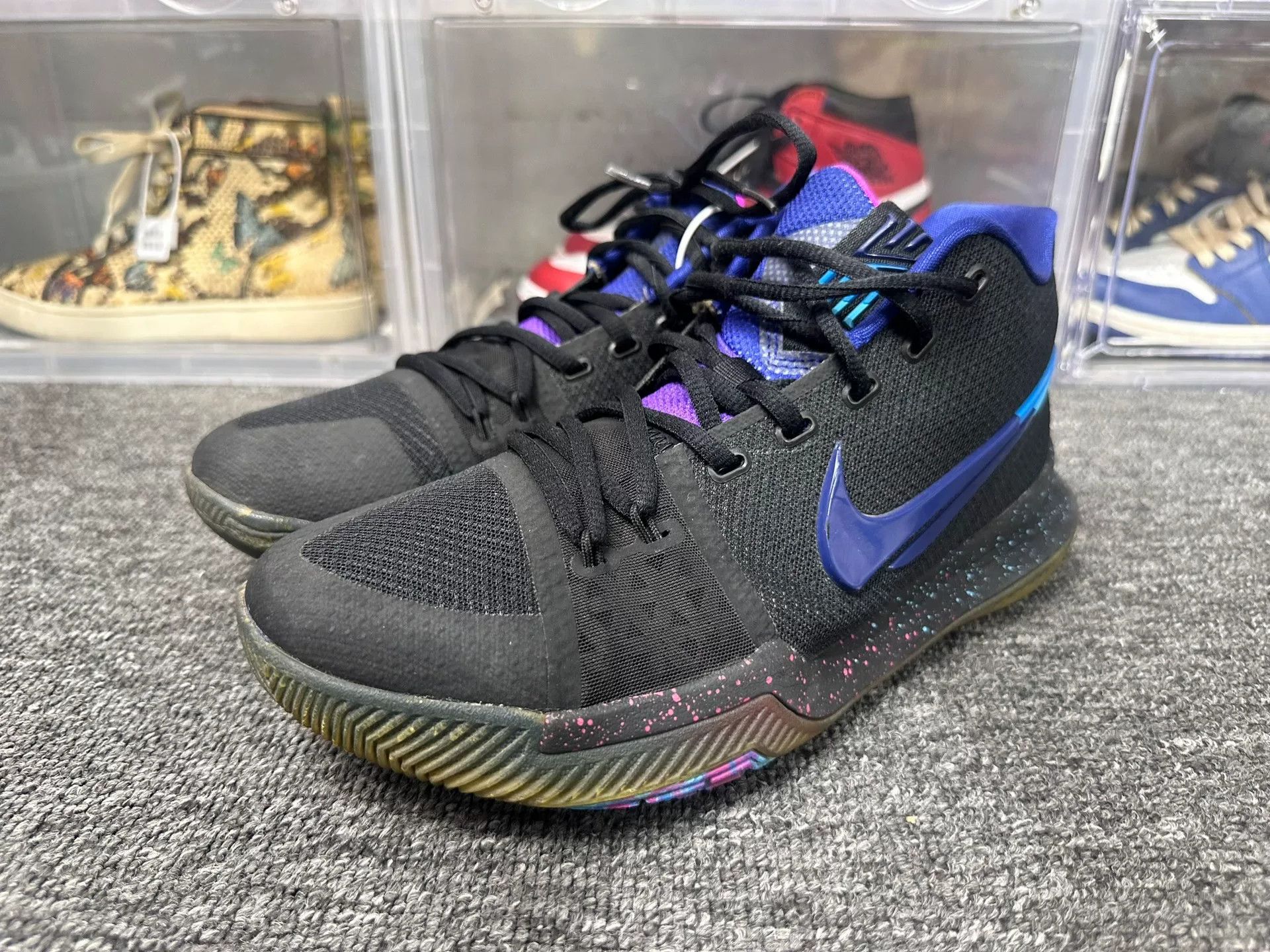 Nike Nike KYRIE Lowtop Sneakers 9 Men Size US 9 / EU 42 - 1 Thumbnail