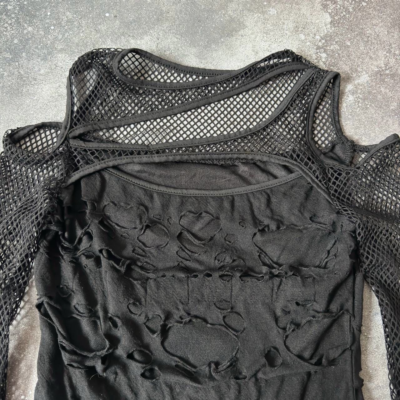 20471120 Goth Asymmetric Mesh Distressed Long Sleeve Top Size S / US 4 / IT 40 - 3 Thumbnail