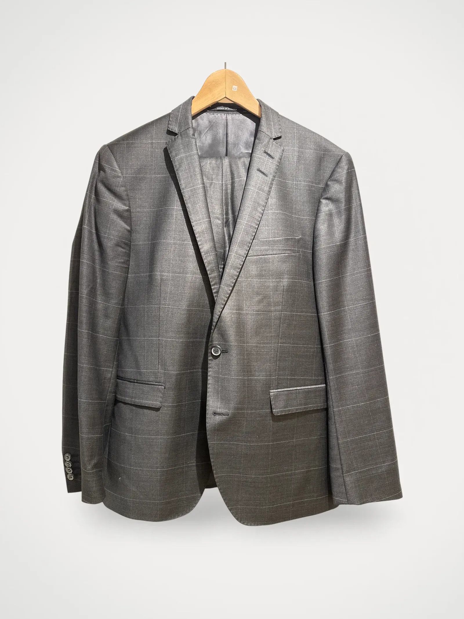 Tiger of Sweden Tiger of Sweden Norden2 Suit Size 42R - 1 Thumbnail