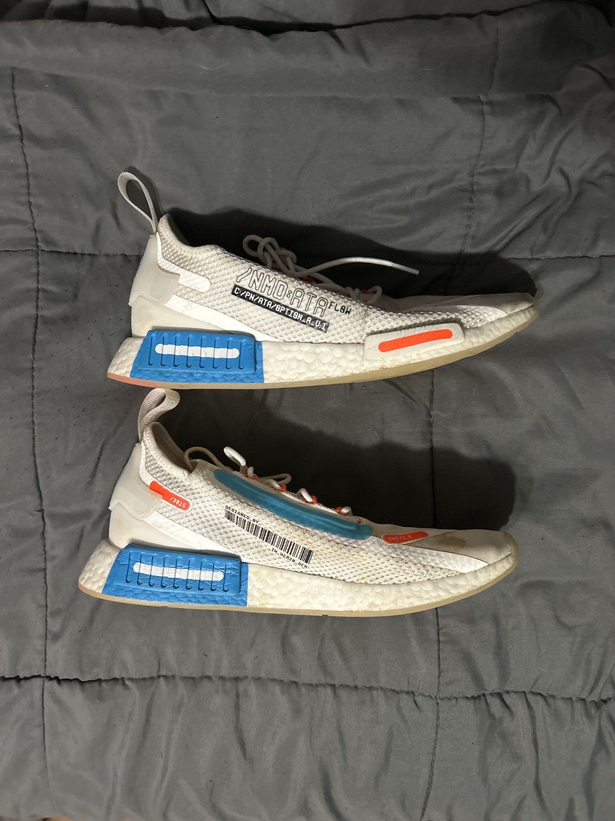 Adidas NMD_R1 Spectoo 'white shock blue'