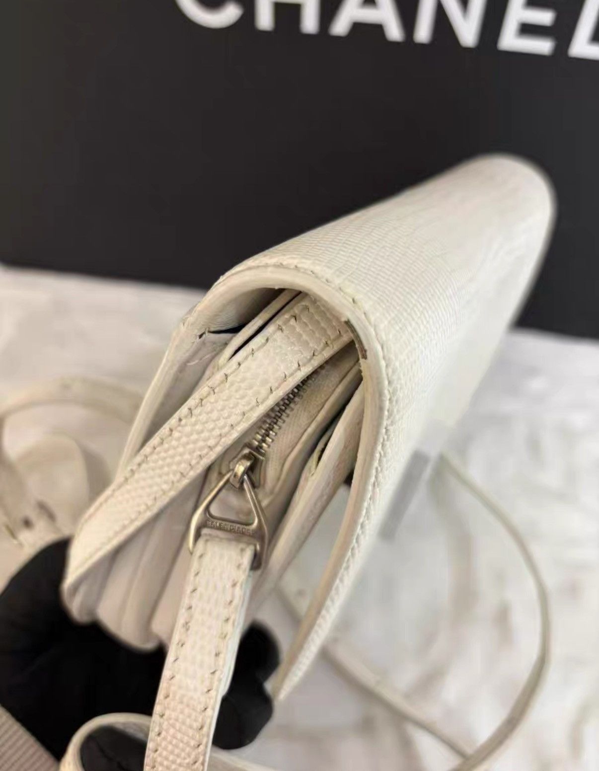Balenciaga Balenciaga white B-logo lizard-textured box bag J38 Size ONE SIZE - 6 Thumbnail