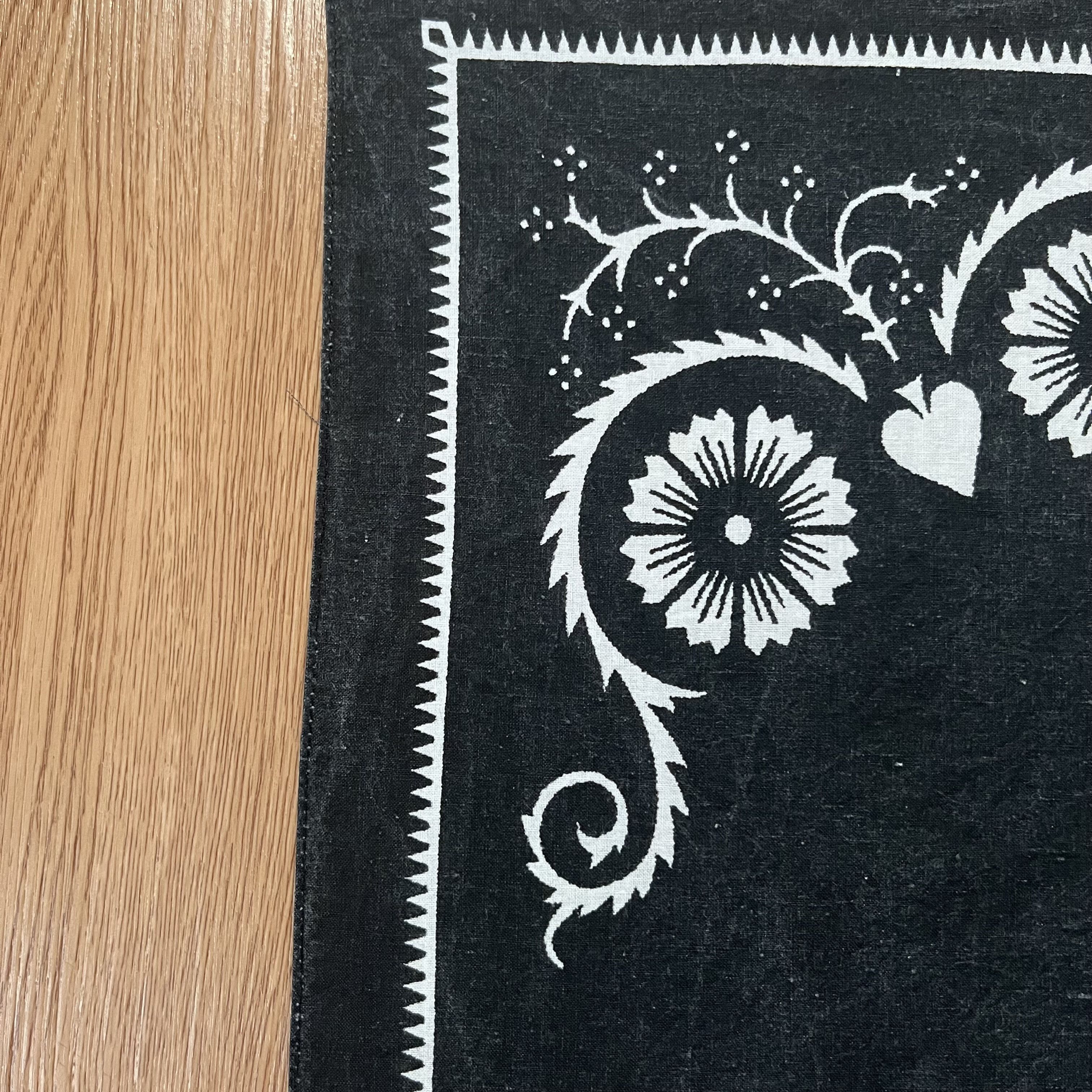 Neighborhood Neighborhood Spade Handkerchief Size ONE SIZE - 5 Thumbnail