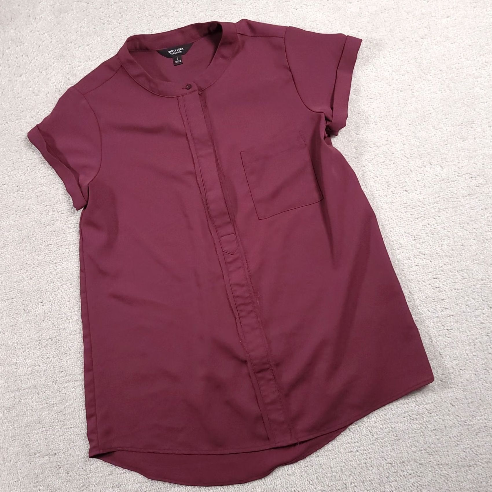 Vintage VINTAGE? No. Simply Vera Verawang Shirt Women S Short Sleeve Blouse Pink Henley Shirt Women S Pink Henley Blouse Size S / US 4 / IT 40 - 2 Thumbnail