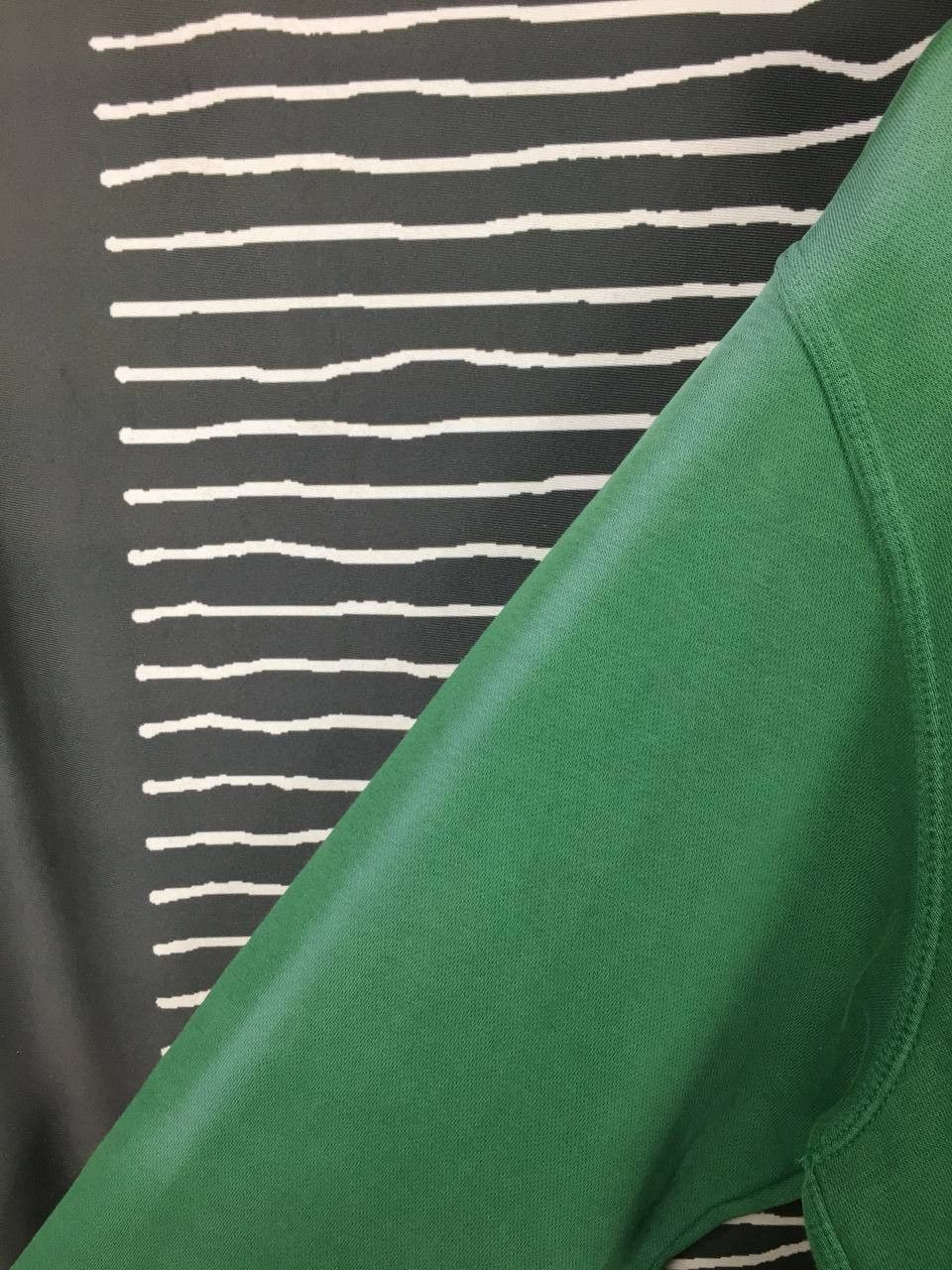 Nike Nike Sportswear Swoosh Logo Pullover Hoodie Size L Size US L / EU 52-54 / 3 - 6 Thumbnail