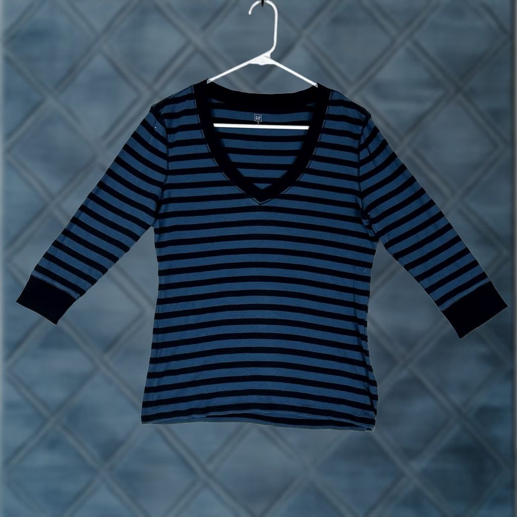 Gap Gap Shirt Womens Large Blue Striped 3/4 Sleeve V-Neck Cotton Tee Size L / US 10 / IT 46 - 1 Thumbnail