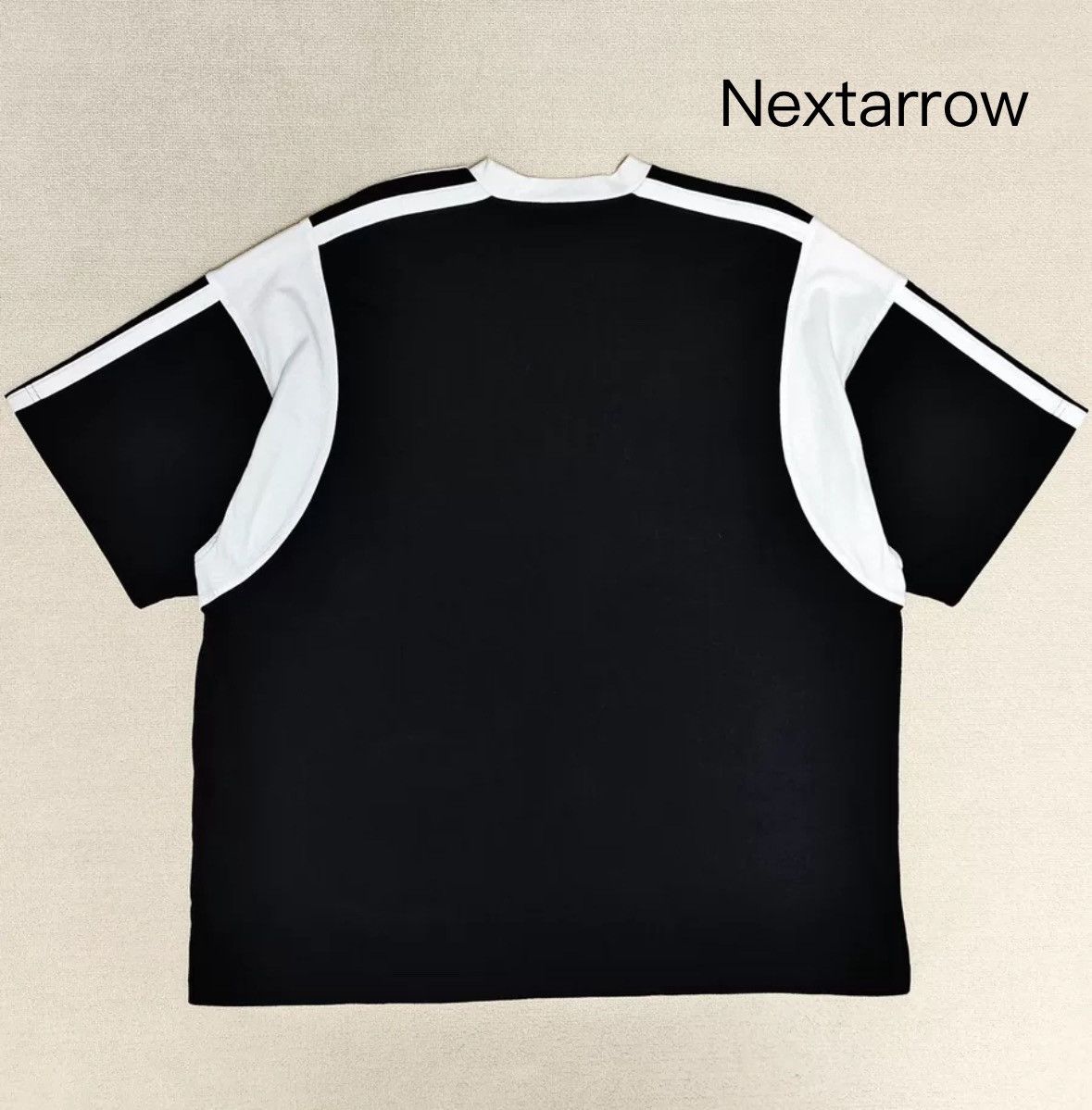 Balenciaga Balenciaga 22fw black and white football short sleeved shirt Size US S / EU 44-46 / 1 - 2 Thumbnail