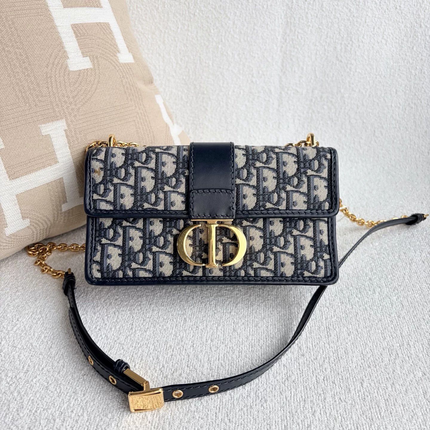 Dior Pre-loved Bag Very good condition Size ONE SIZE - 1 Thumbnail