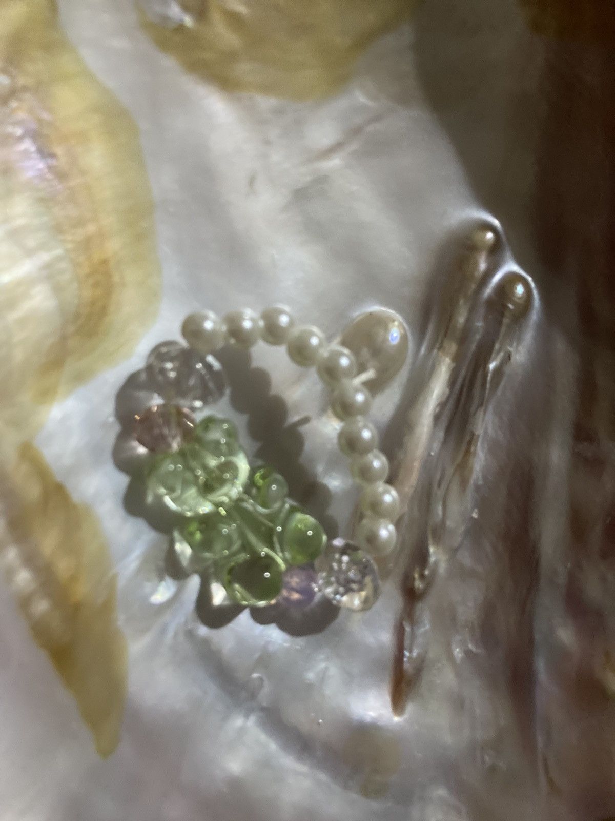 Other Green gummy bear and faux pearl beaded ring Size ONE SIZE - 2 Thumbnail