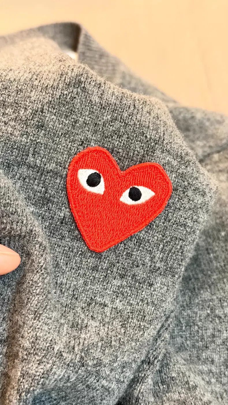 Comme des Garcons Comme Des Garcons Classic red heart grey wool cardigan Size S / US 4 / IT 40 - 5 Thumbnail