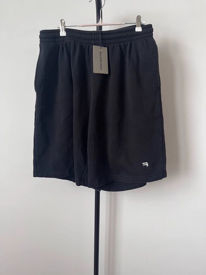 Other Balenciaga size M Embroidered Sleeve Leisure Shorts Size US 27 - 1 Thumbnail