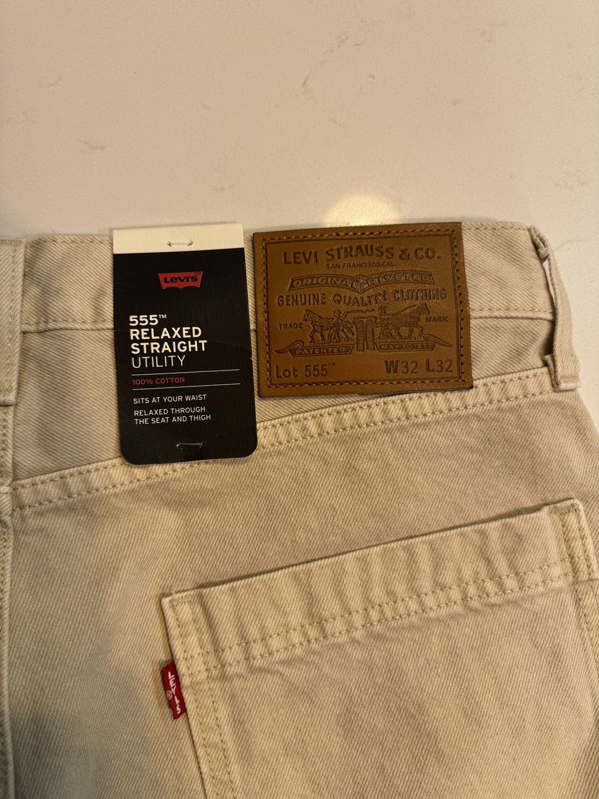 Levi's (Never worn)Bone Levi’s cargo pants Size US 32 / EU 48 - 4 Thumbnail
