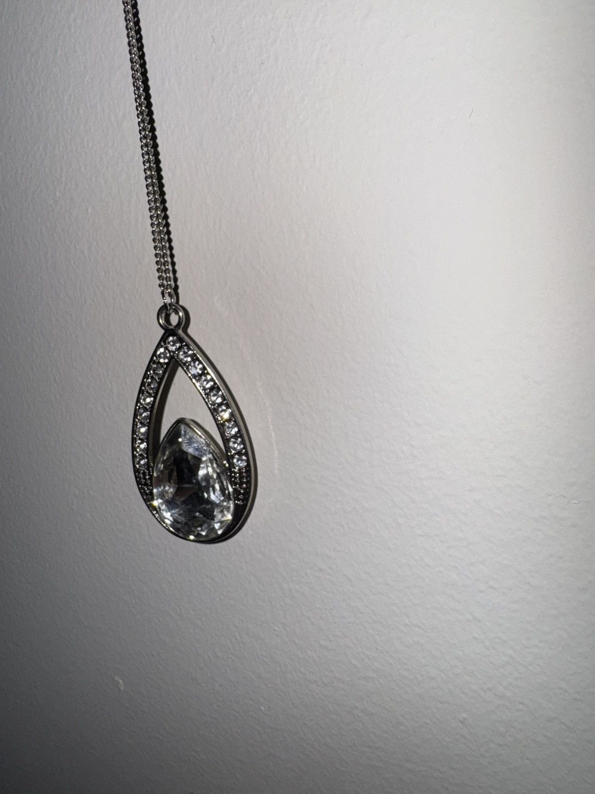 Vintage Dazzling Tear Drop Silver Necklace for Her Size ONE SIZE - 2 Thumbnail