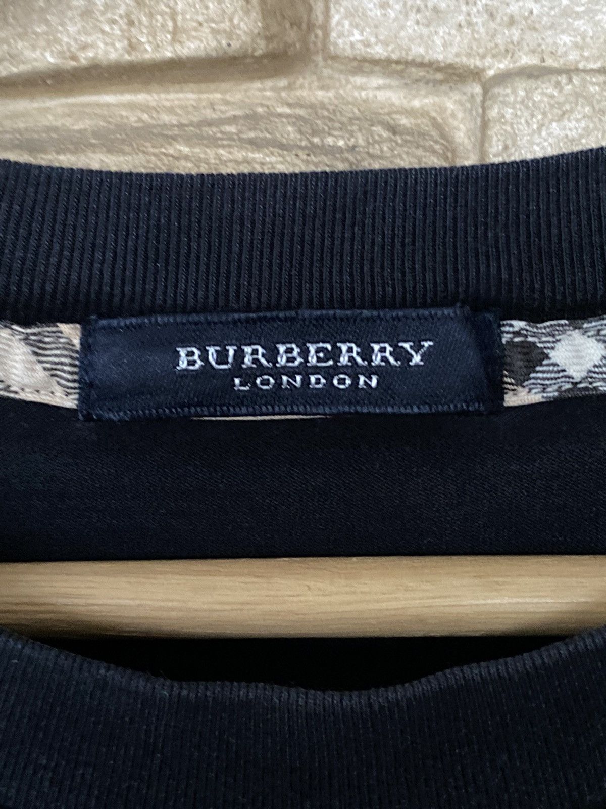 Burberry Vintage Burberry London Made In Japan Plain Tees Size US M / EU 48-50 / 2 - 5 Thumbnail