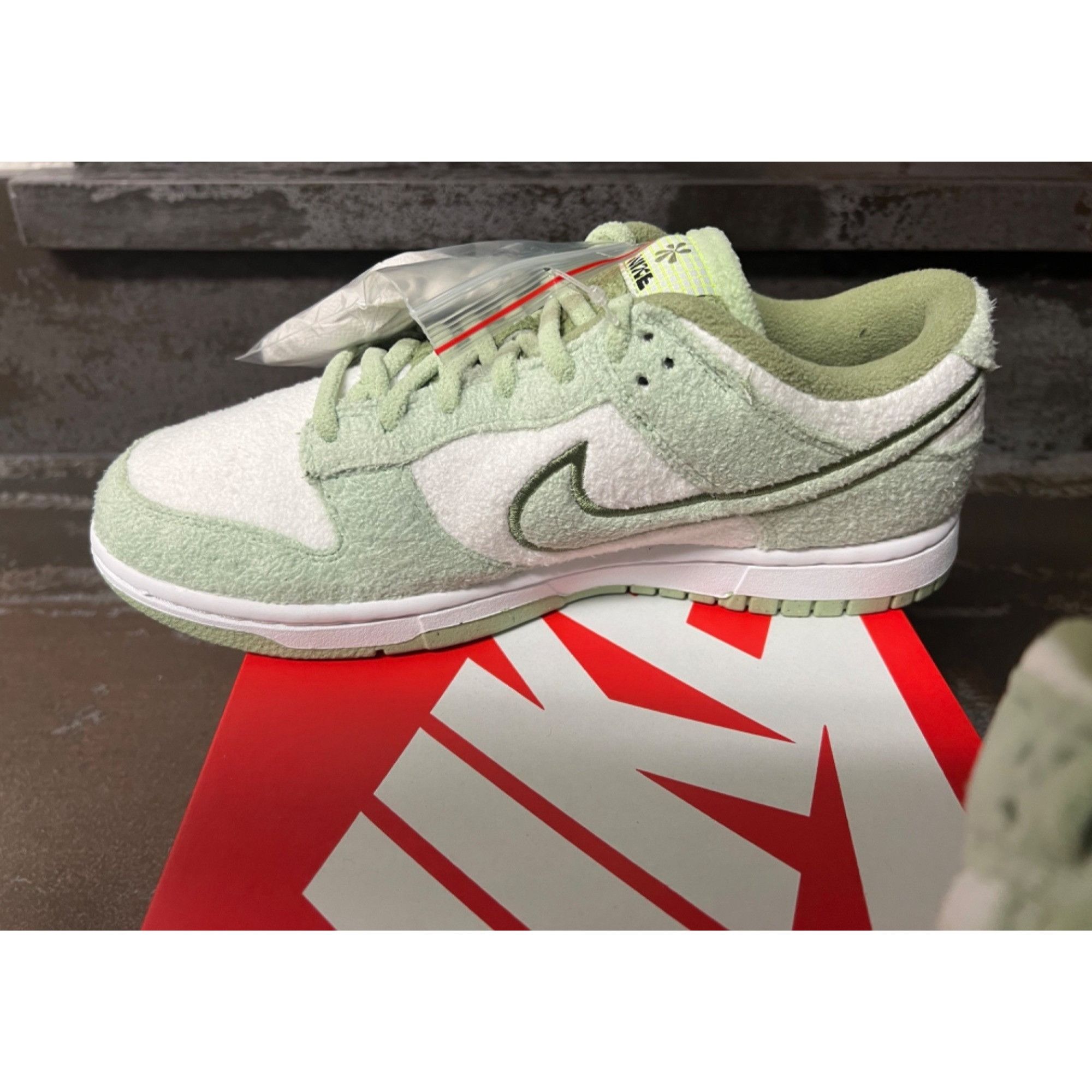 Nike Nike Dunk Low SE Fleece Pack Honeydew Women's Size 10- DQ757 Size US 10 / IT 40 - 5 Thumbnail