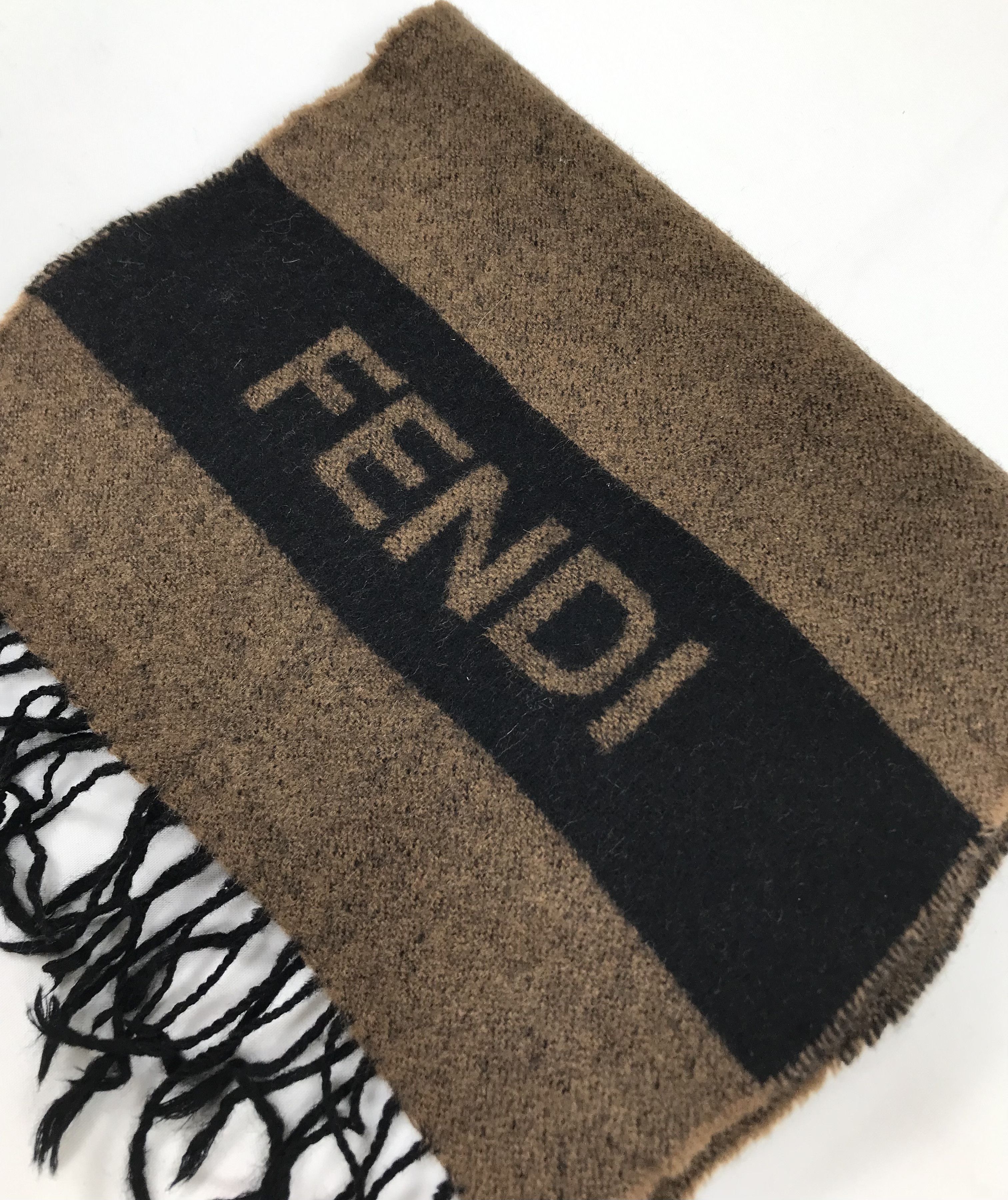 Fendi Fendi Scarf / Muffler / Wool Size ONE SIZE - 1 Thumbnail