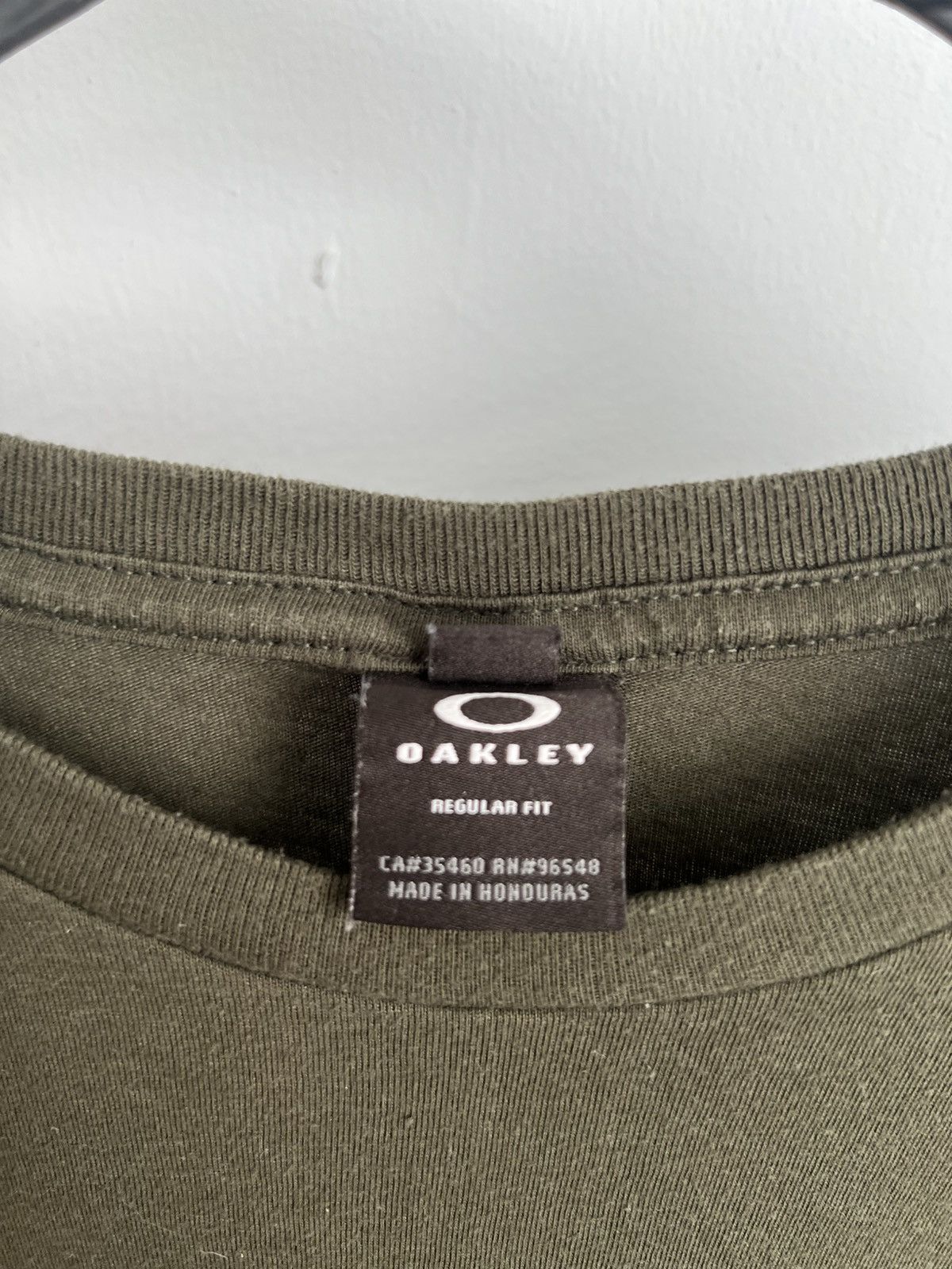Oakley Vintage 2000’s Oakley T Shirt Center Logo Gorpcore Size US S / EU 44-46 / 1 - 4 Thumbnail