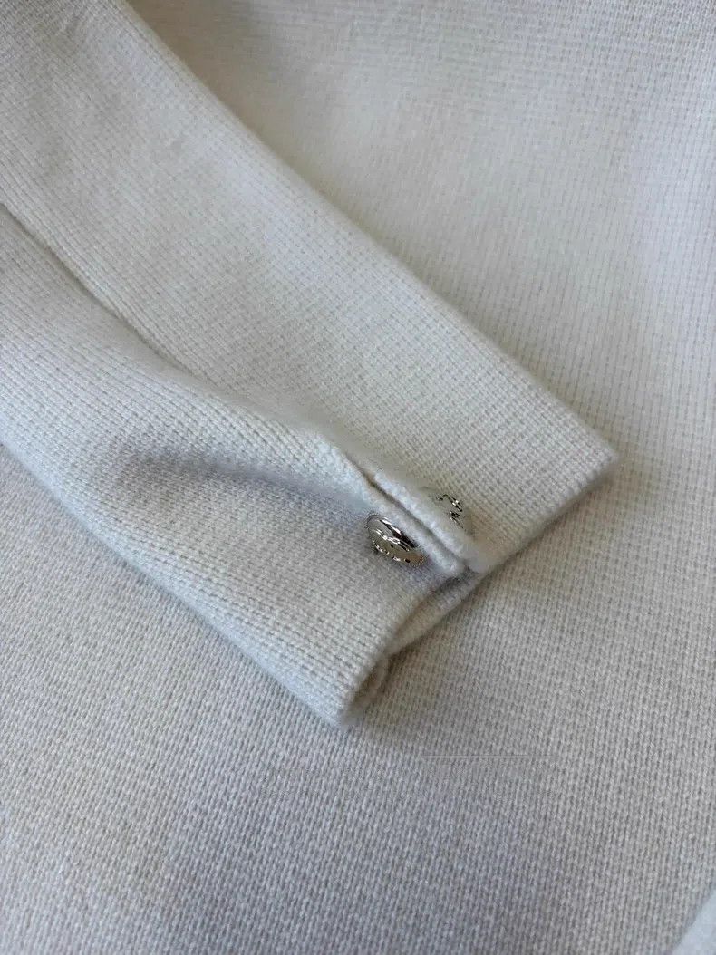 Chanel Chanel 20K catwalk white double c logo shoulder buckle cas Size S / US 4 / IT 40 - 4 Thumbnail