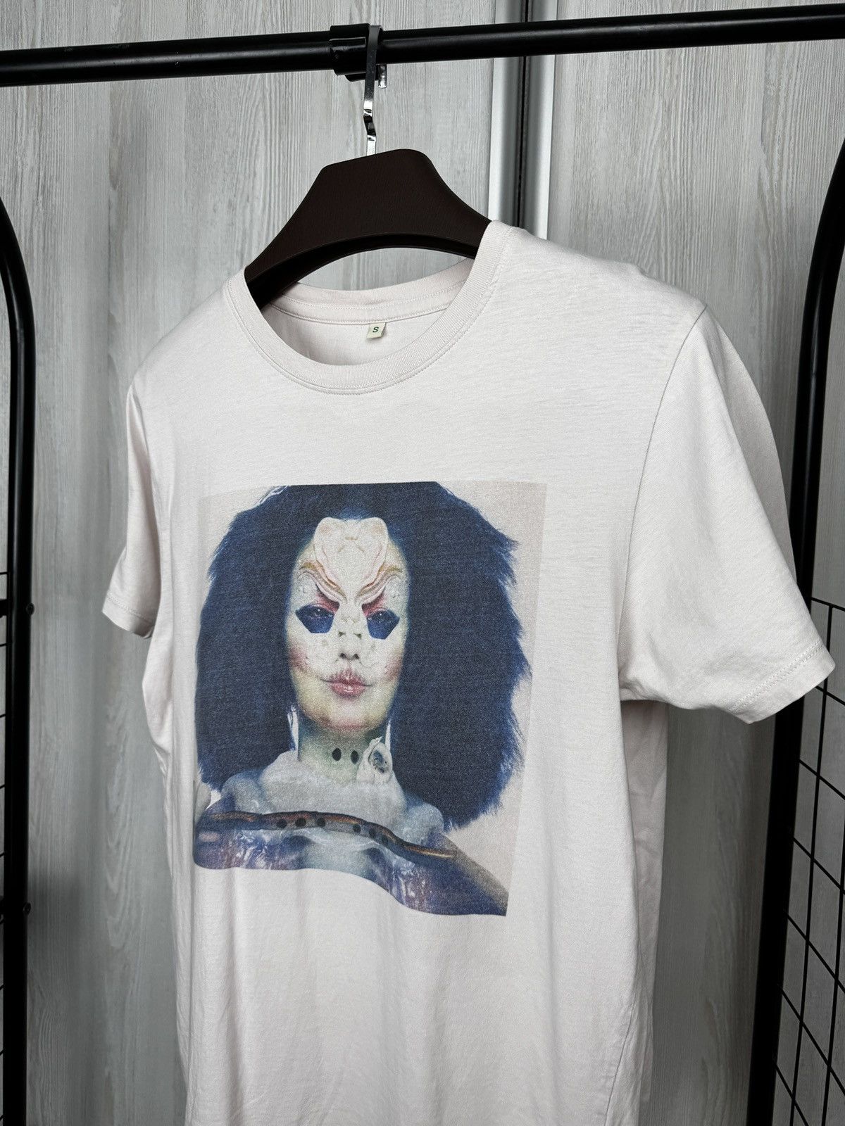Band Tees Bjork Utopia light pink band tee shirt rare Size US S / EU 44-46 / 1 - 5 Thumbnail