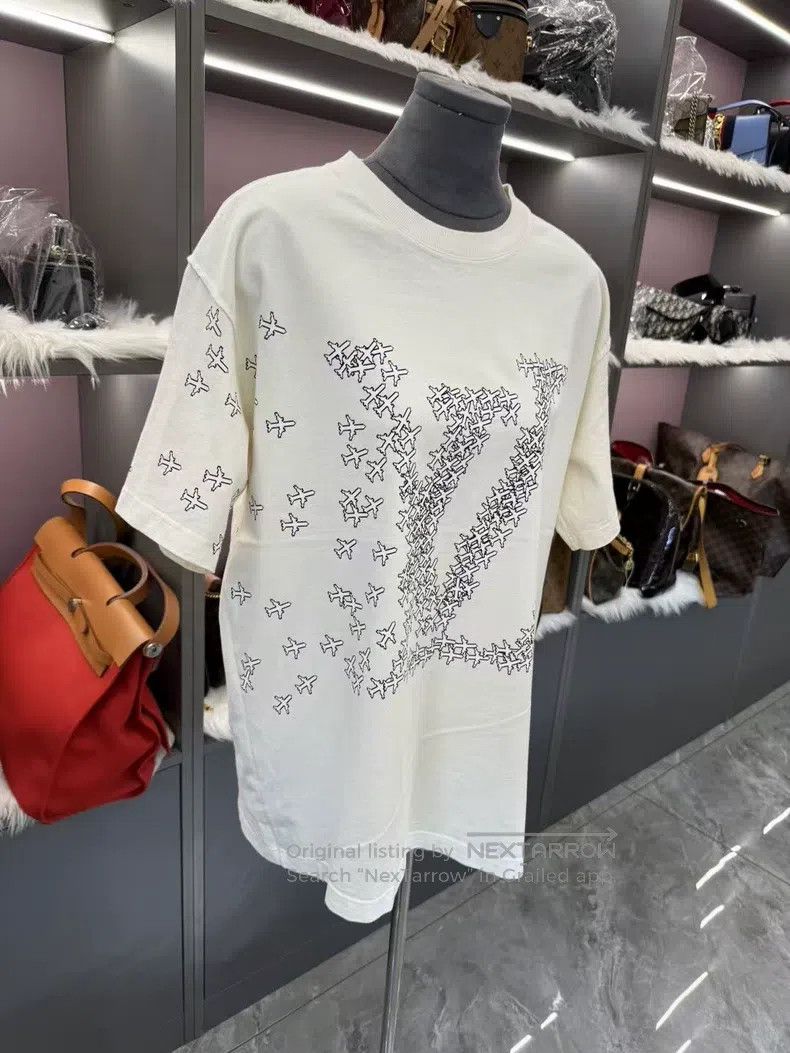 Louis Vuitton Louis Vuitton White plane full logo half-sleeve T-shirt Size US L / EU 52-54 / 3 - 4 Thumbnail
