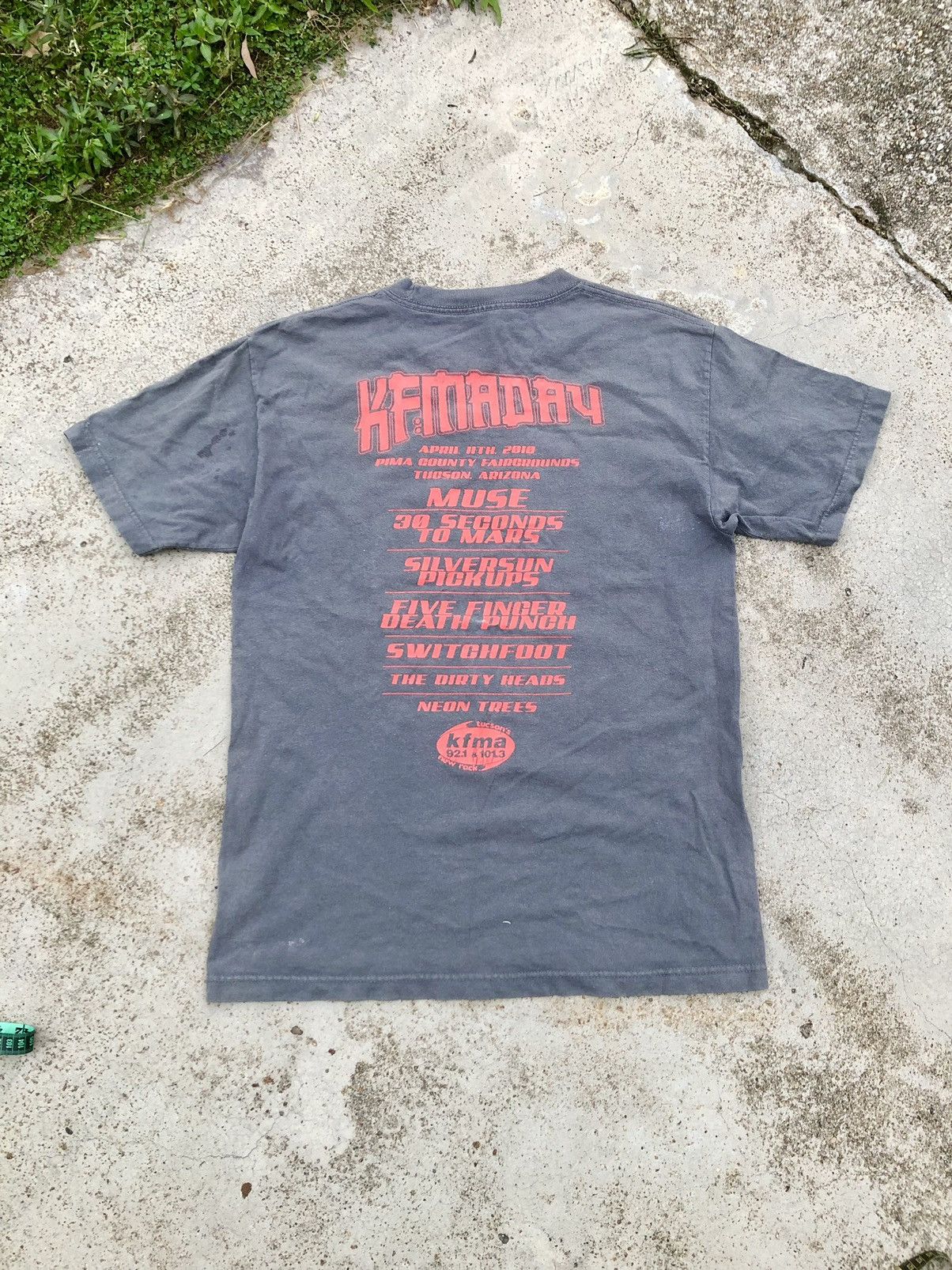 Band Tees VINTAGE 2010 FADED GREY KFMADAY TEE Size US M / EU 48-50 / 2 - 3 Thumbnail