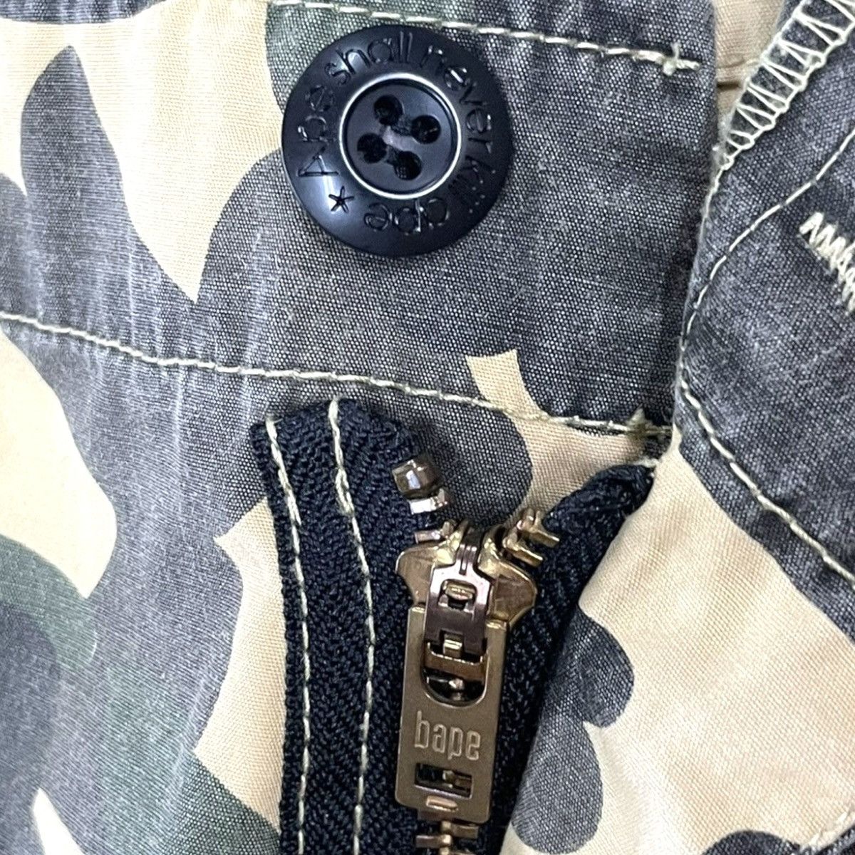 Bape Bape 1st Camo 6 Pocket Cropped Pants Size US 34 / EU 50 - 11 Thumbnail