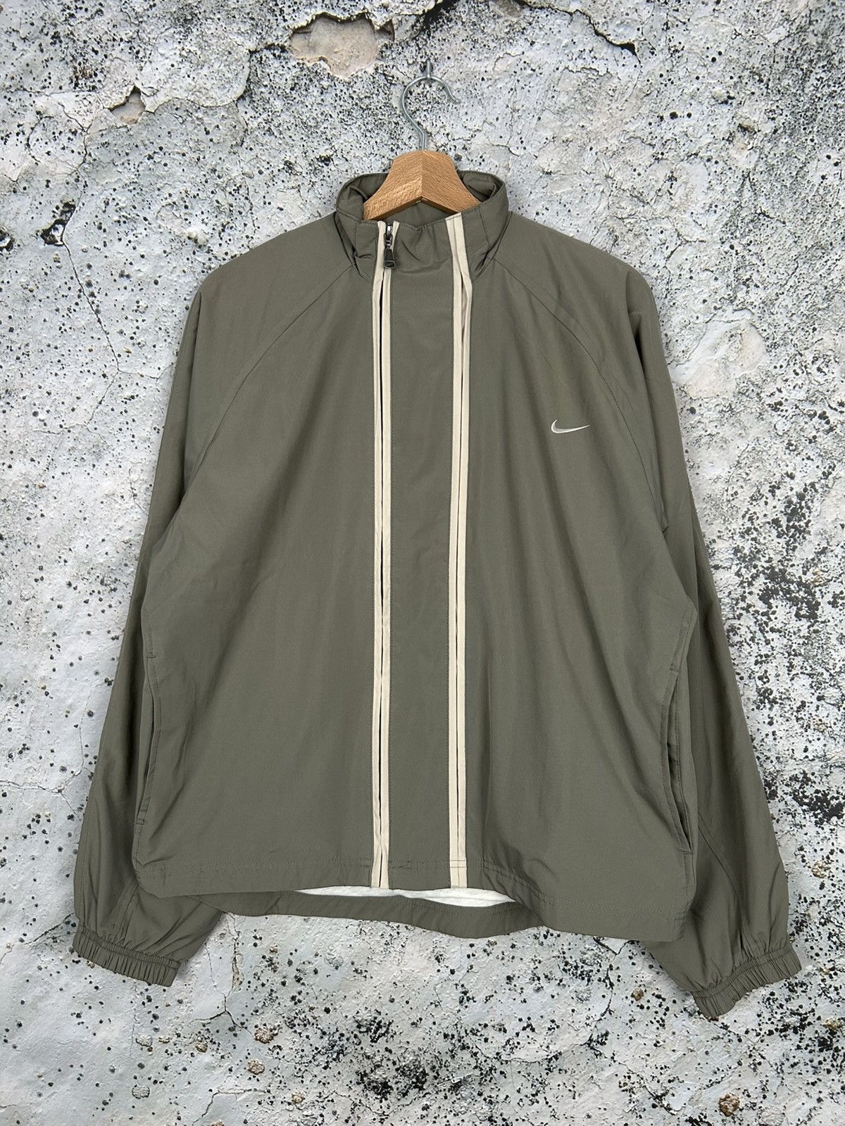 Nike Vintage Nike Beige Swoosh Light Jacket Streetwear 90s Rare Size US M / EU 48-50 / 2 - 1 Thumbnail