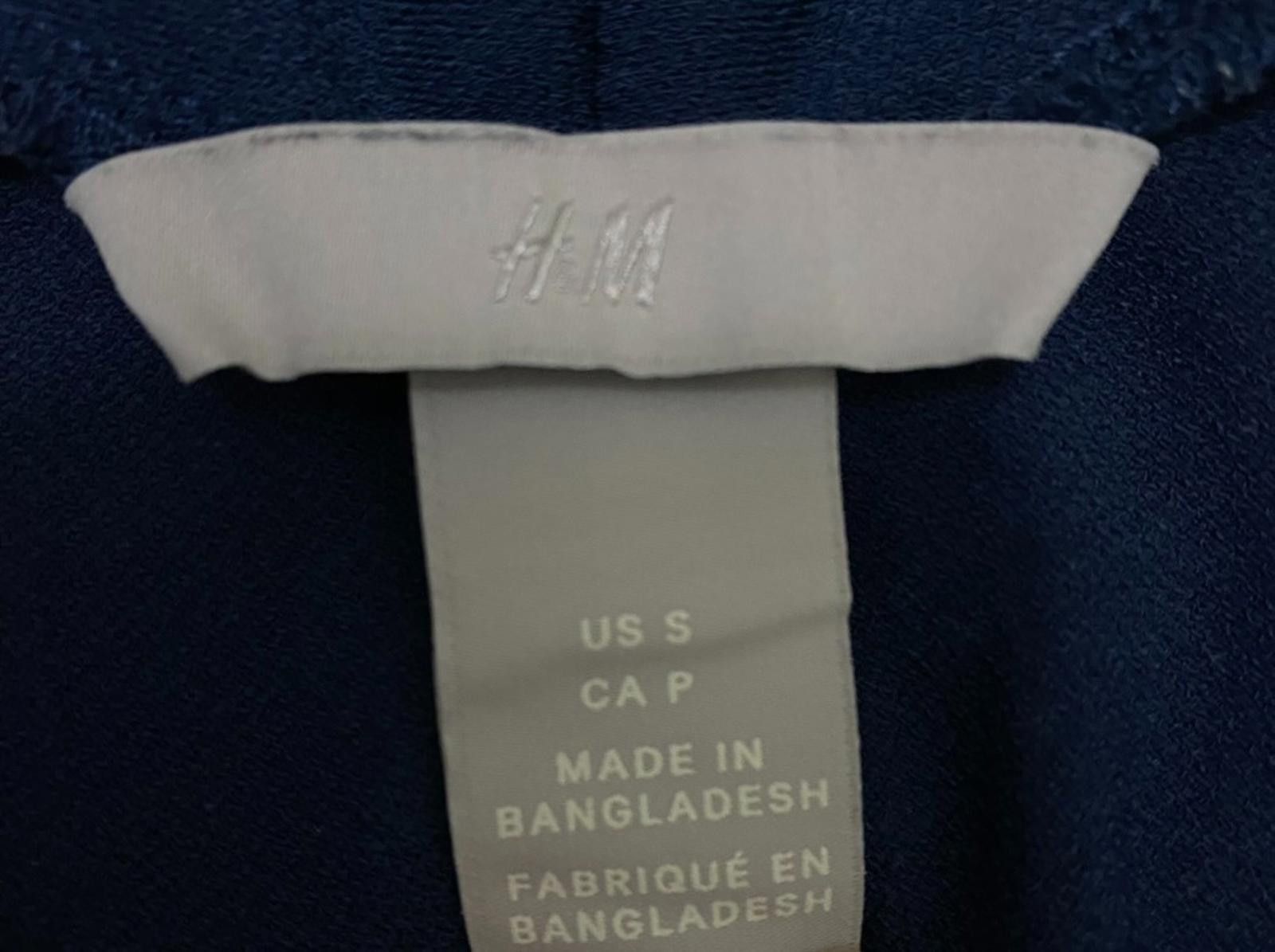 H&M H&M Loose Fit Blouse in Navy Blue (SMALL) Size S / US 4 / IT 40 - 5 Thumbnail
