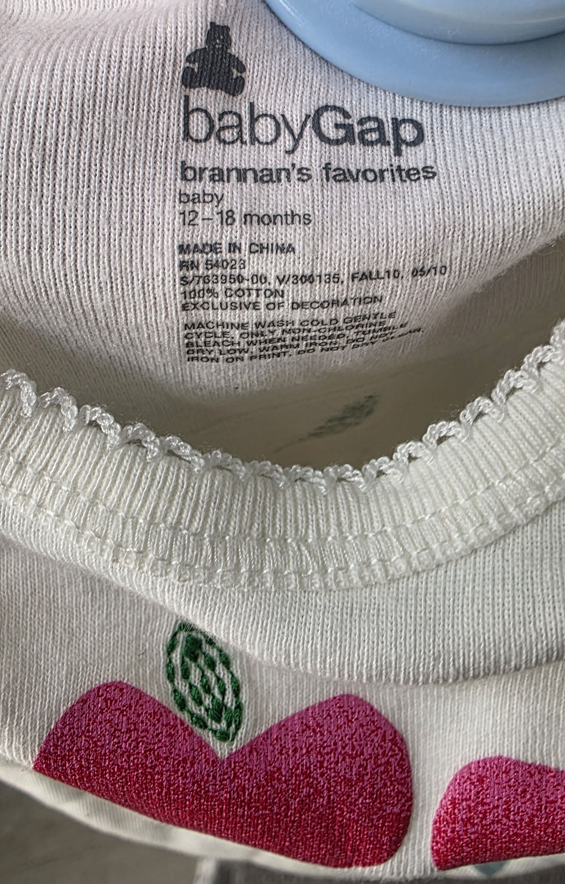 Gap NWT Baby GAP Girl's White Apple Ant Long Sleeve 12-18 Months Size XXS / US 00 / IT 34 - 3 Thumbnail
