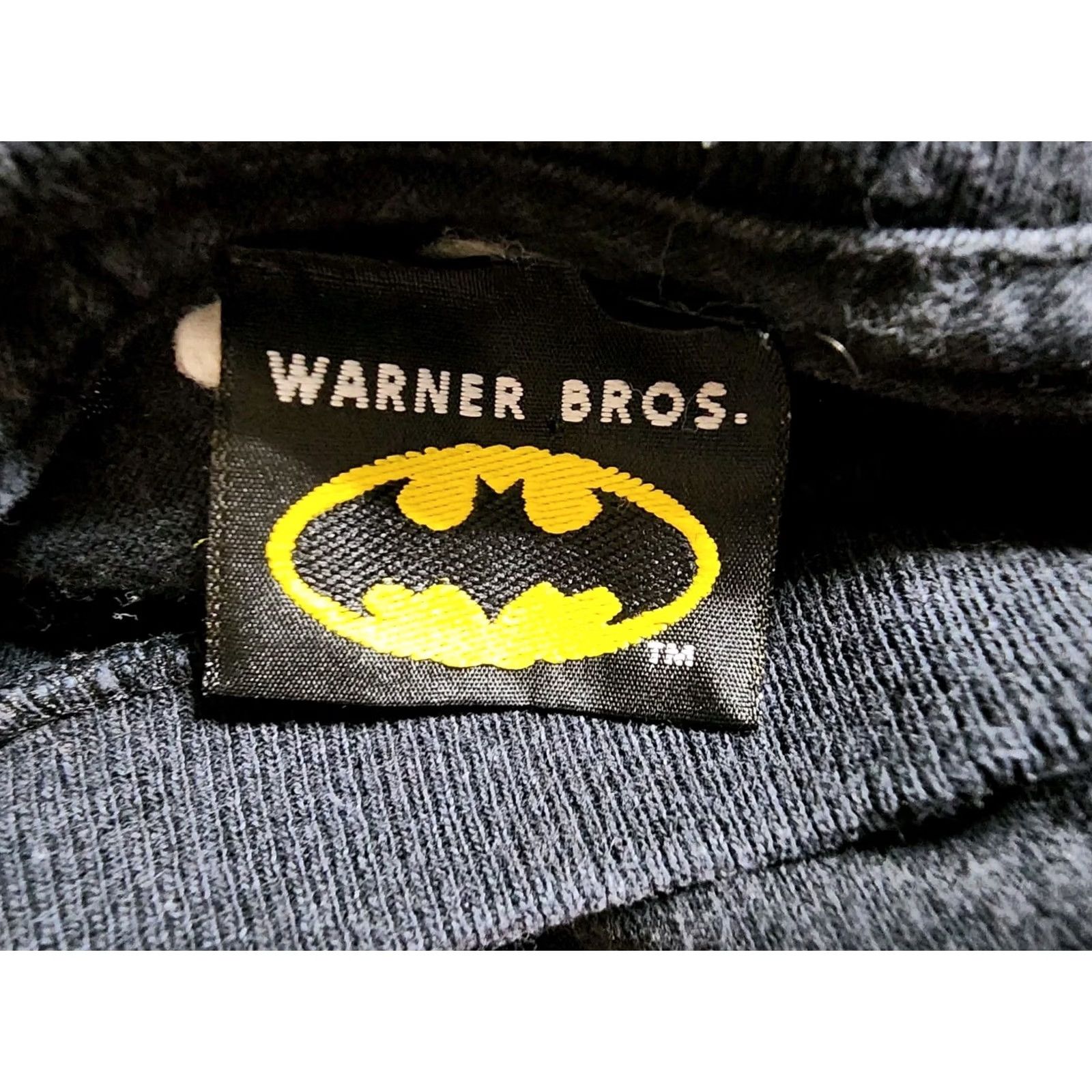 Vintage VINTAGE Batman Logo T Shirt 2002 3XL Mens Batman Logo Velvet Textured Cotton Black 90s Warner Bros. Classic Logo Men T-Shirt Shirt Mens 3XL) Size US XXL / EU 58 / 5 - 5 Thumbnail