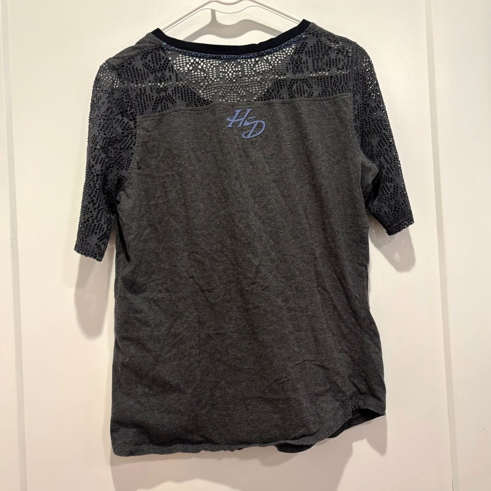 Harley Davidson Harley-Davidson Motorclothes Gray Henley Crochet Lace Sleeve Graphic Shirt M Size US M / EU 48-50 / 2 - 3 Thumbnail
