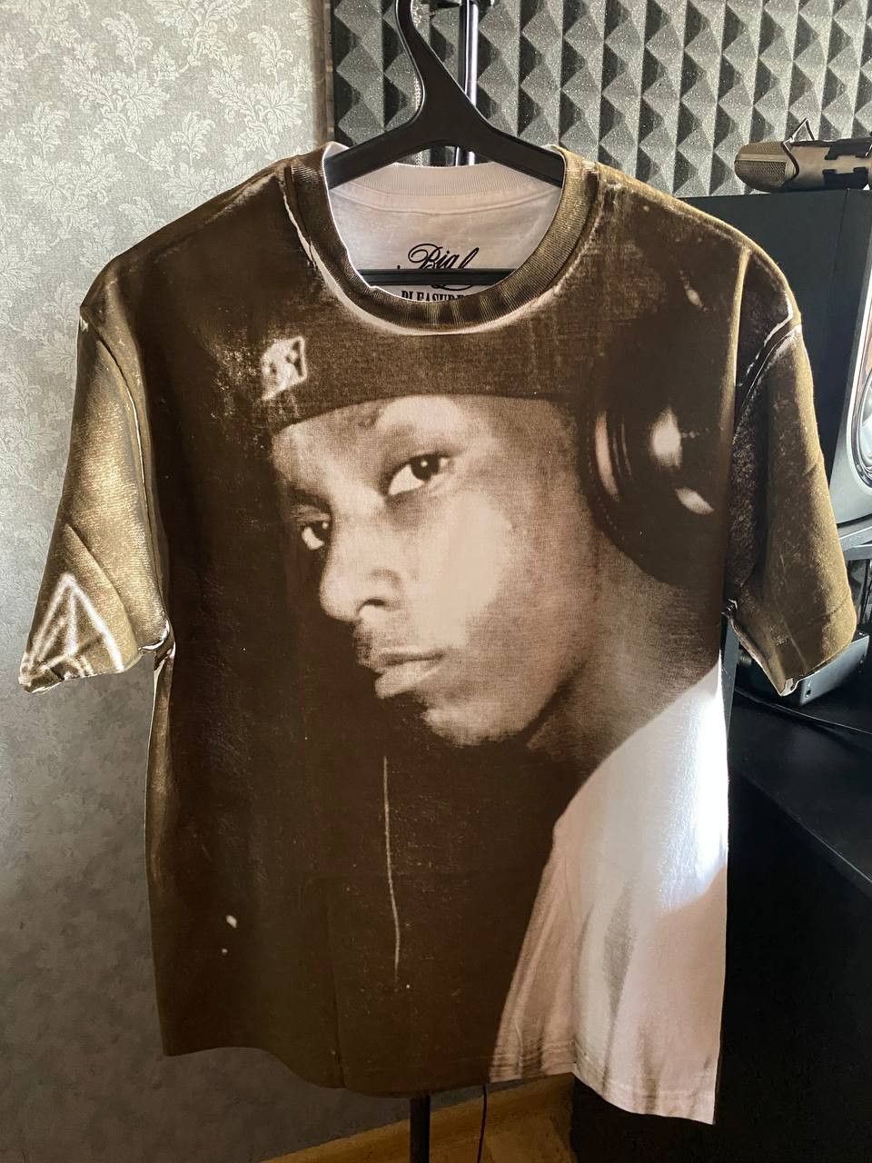 Pleasures Pleasures x Big L Studio Tee Size US L / EU 52-54 / 3 - 1 Thumbnail