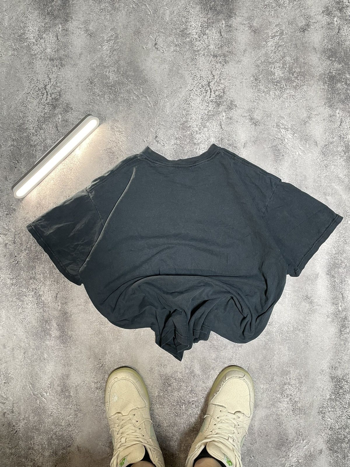 Band Tees Vintage 2005 The Beatles tee sun faded big logo size XL Size US XL / EU 56 / 4 - 9 Thumbnail