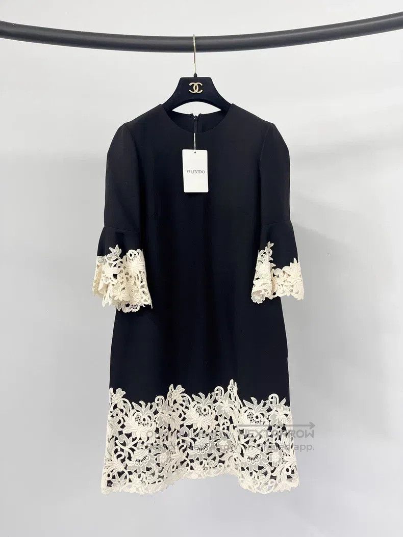 Valentino Valentino Black and white lace flower patchwork dress Size XS / US 0-2 / IT 36-38 - 1 Thumbnail