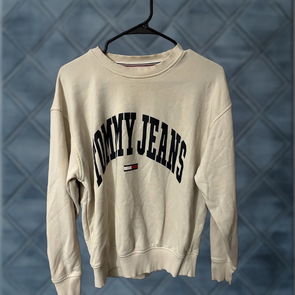 Tommy Hilfiger Tommy Jeans Sweatshirt Hilfiger Cream Spell Out Crew Neck Pullover Womens Small Size S / US 4 / IT 40 - 1 Thumbnail